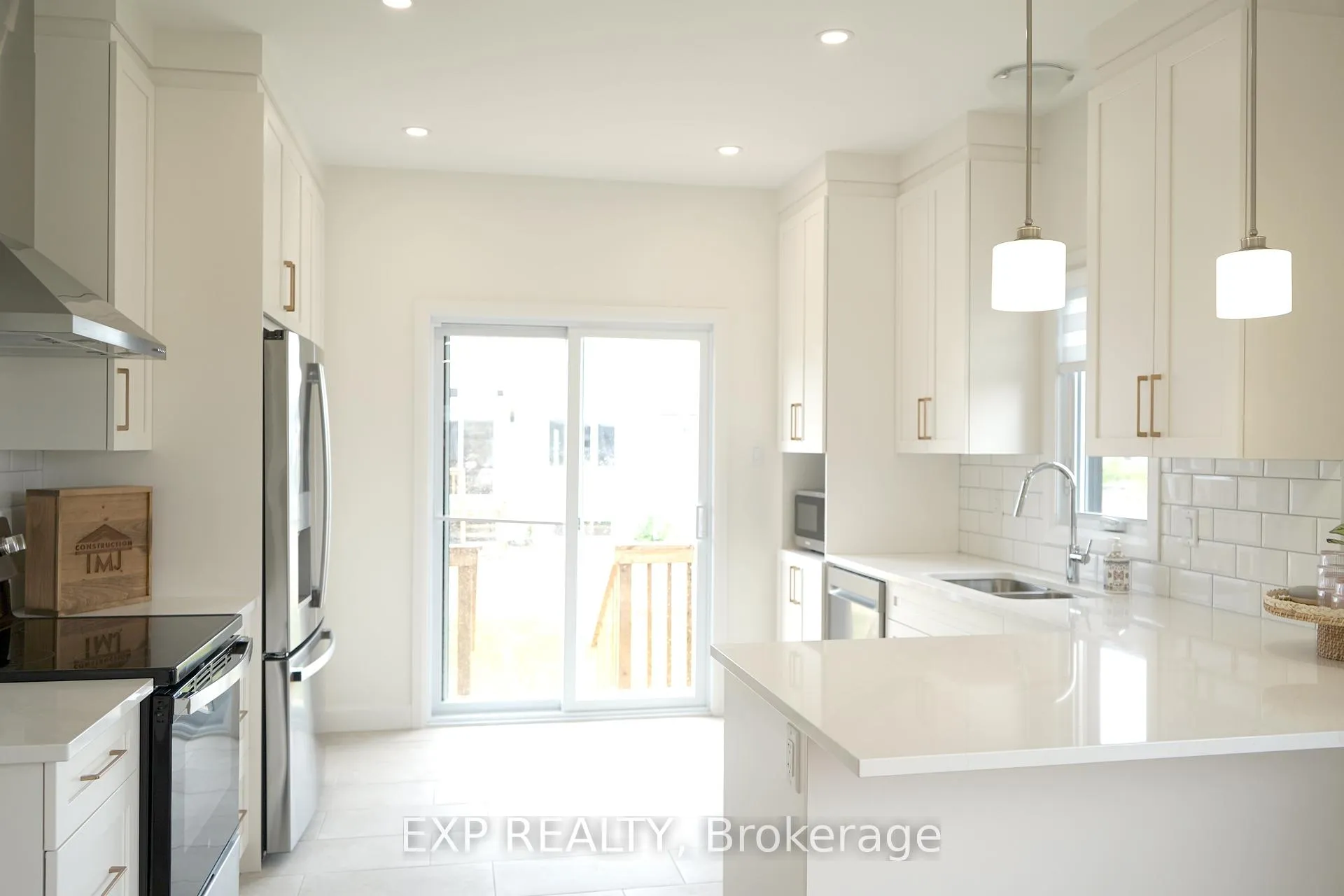 Photo 10 of 242 Queen Street, North Dundas, Chesterville — HOMEH