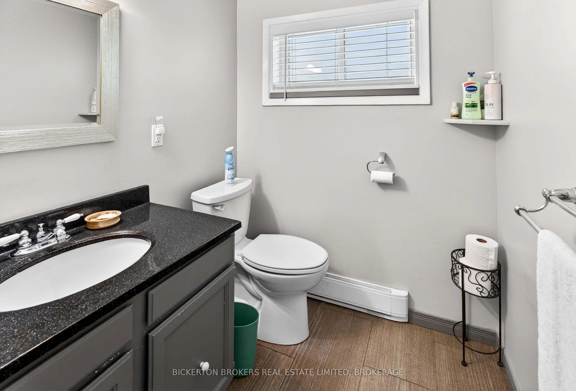 Photo 10 of 525 Pine Street E, Gananoque — HOMEH