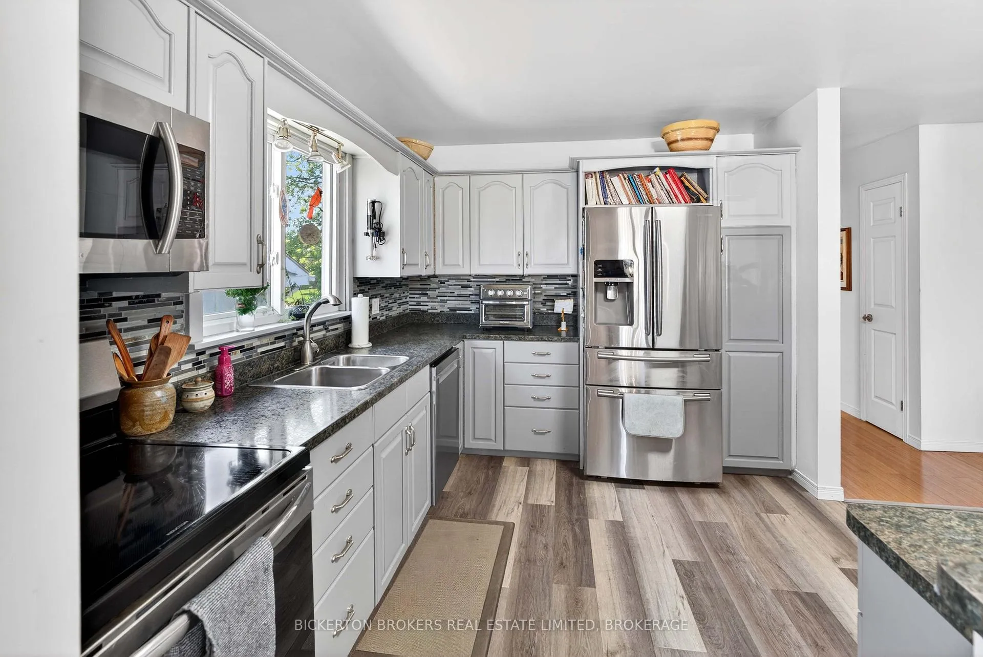 Photo 18 of 525 Pine Street E, Gananoque — HOMEH