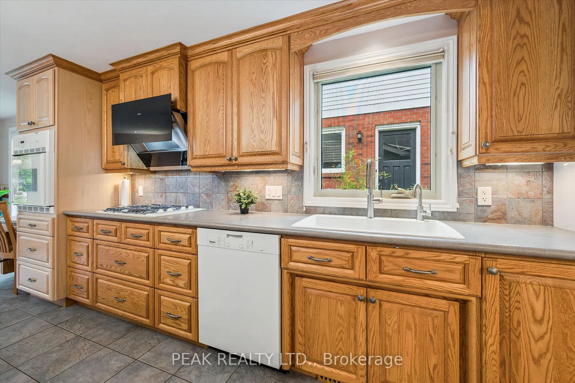 Photo 5 of 459 Belgreen Way, Waterloo — HOMEH