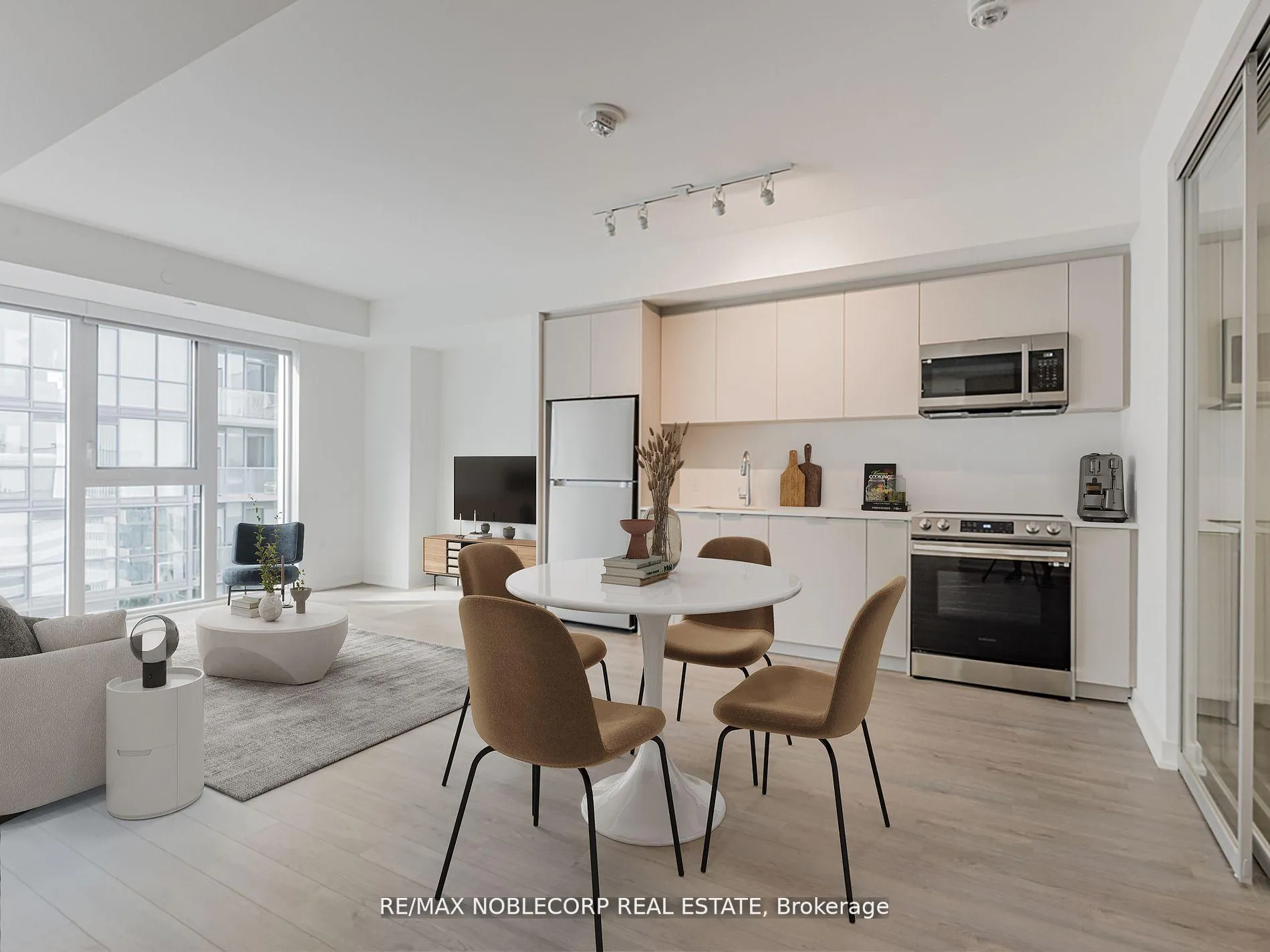 Photo 2 of Unit 3409, 357 King Street W, Toronto, Waterfront Communities — HOMEH