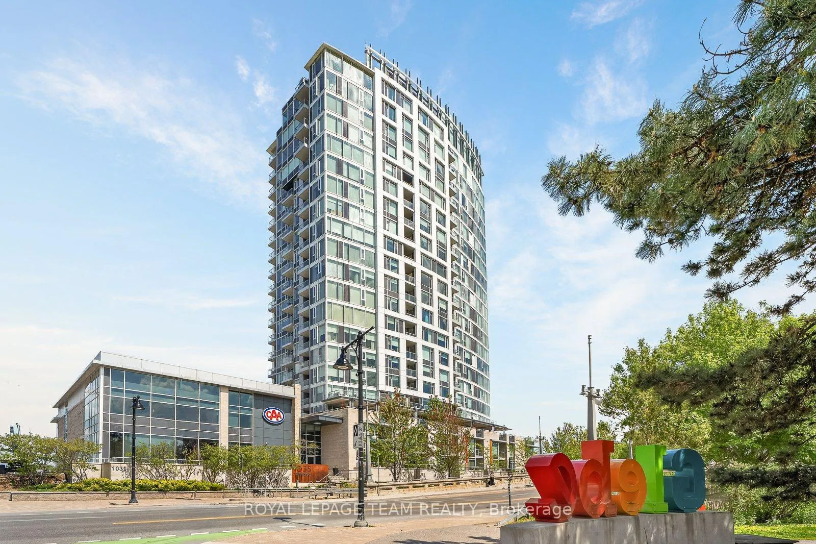 Photo 1 of Unit 1504, 1035 Bank Street, Ottawa, Glebe — HOMEH
