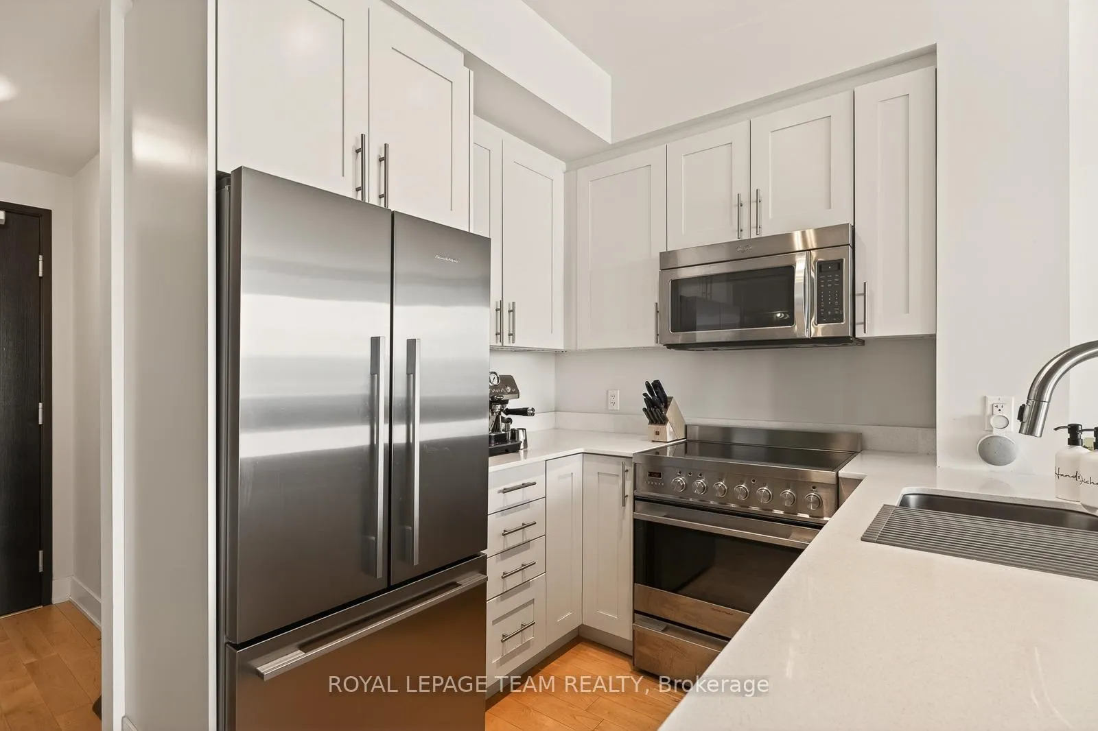 Photo 3 of Unit 1504, 1035 Bank Street, Ottawa, Glebe — HOMEH