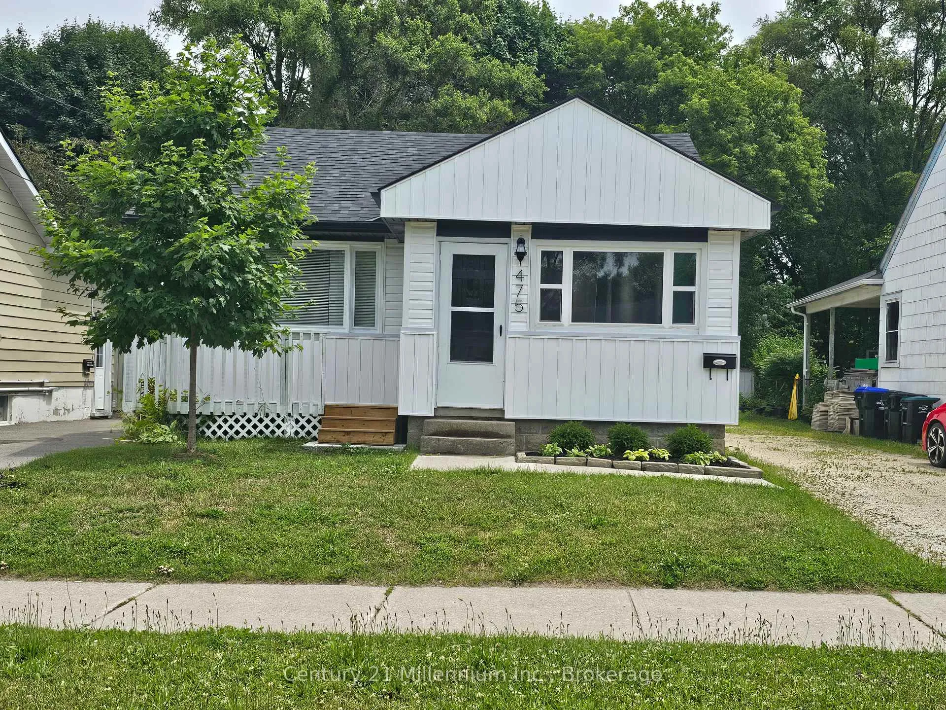 Front of 475 Hurontario Street