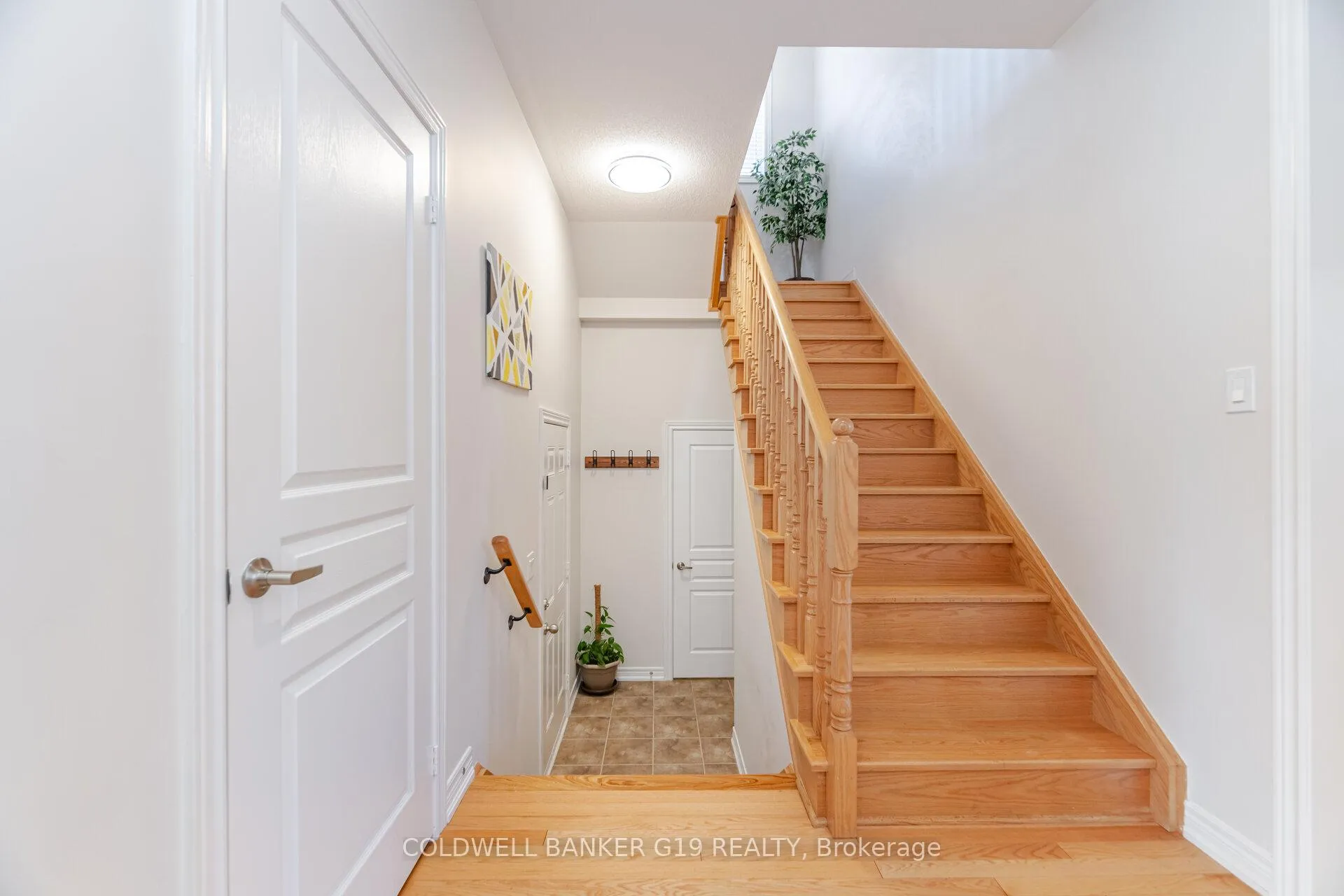 Photo 16 of 43 Midcrest Circle, Brampton, Credit Valley — HOMEH