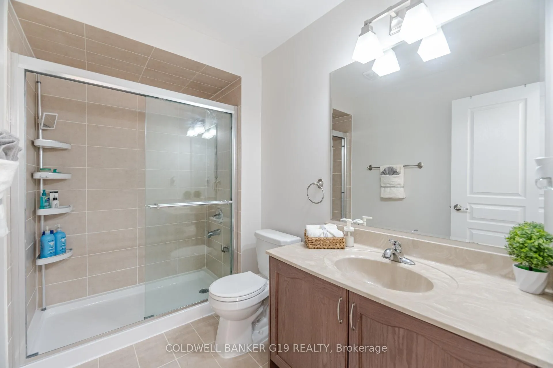 Photo 28 of 43 Midcrest Circle, Brampton, Credit Valley — HOMEH
