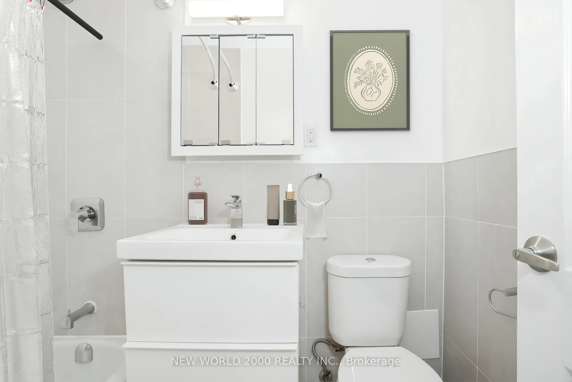 Photo 9 of Unit 102, 49 Glen Elm Avenue, Toronto, Rosedale-Moore Park — HOMEH