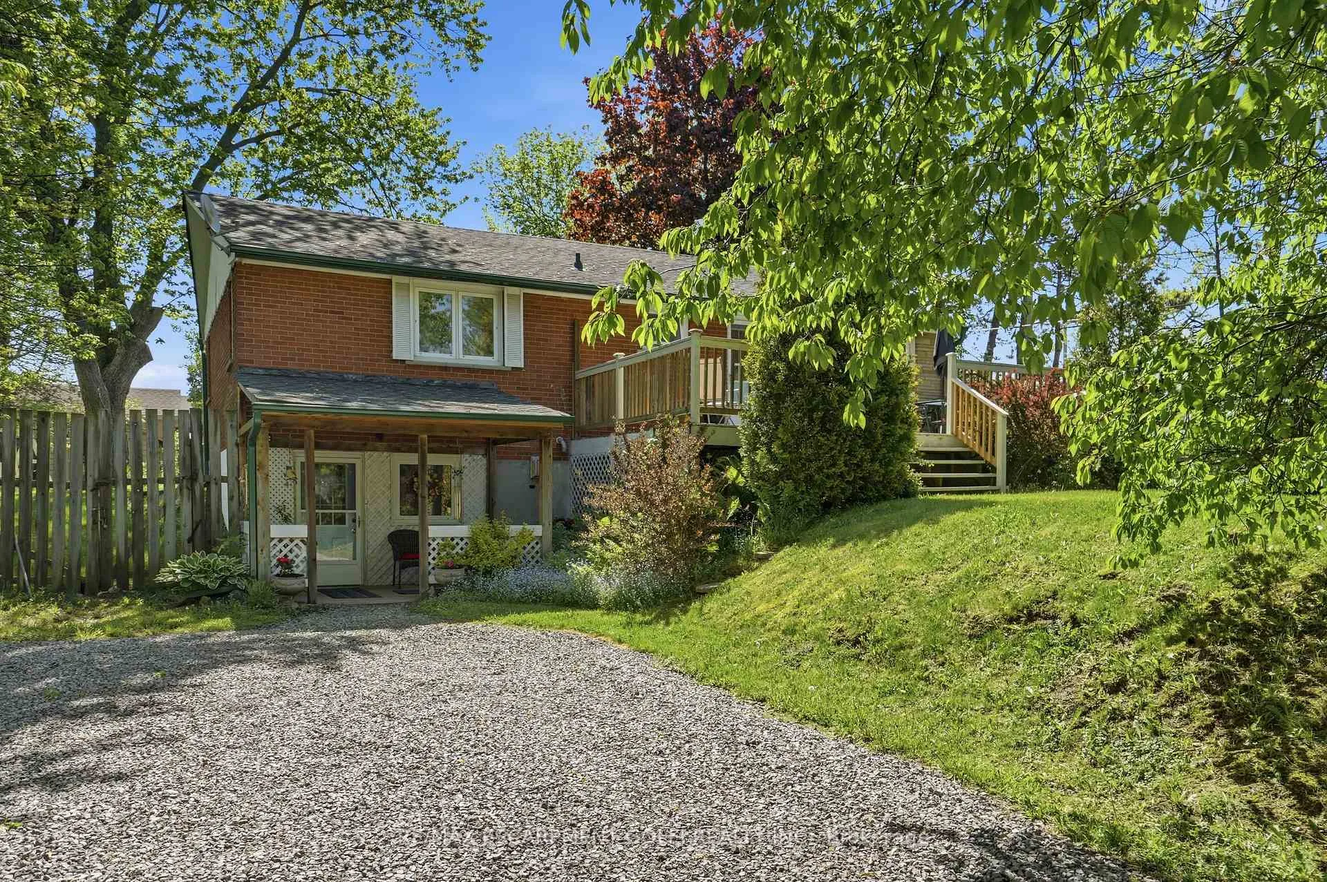 Photo 4 of 227 Glancaster Road, Hamilton, Villages of Glancaster — HOMEH