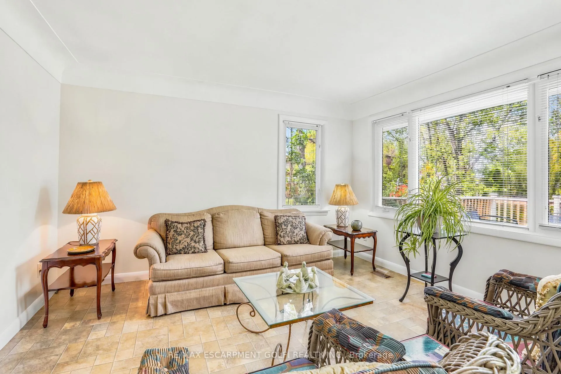 Photo 9 of 227 Glancaster Road, Hamilton, Villages of Glancaster — HOMEH