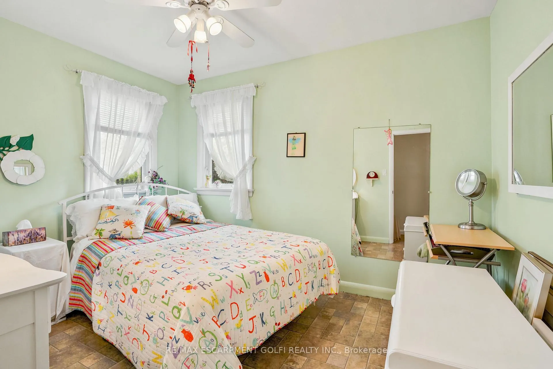 Photo 17 of 227 Glancaster Road, Hamilton, Villages of Glancaster — HOMEH