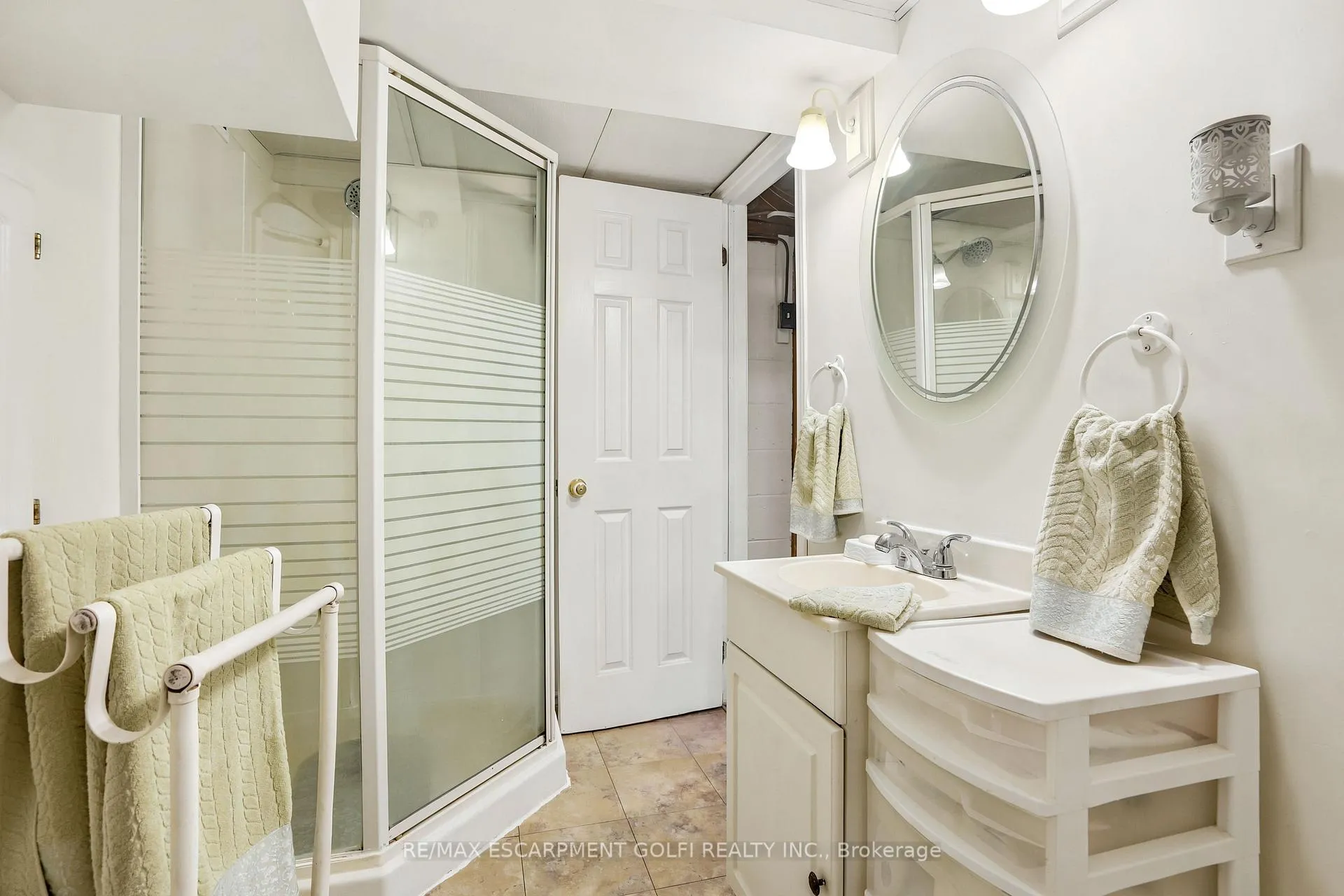 Photo 26 of 227 Glancaster Road, Hamilton, Villages of Glancaster — HOMEH
