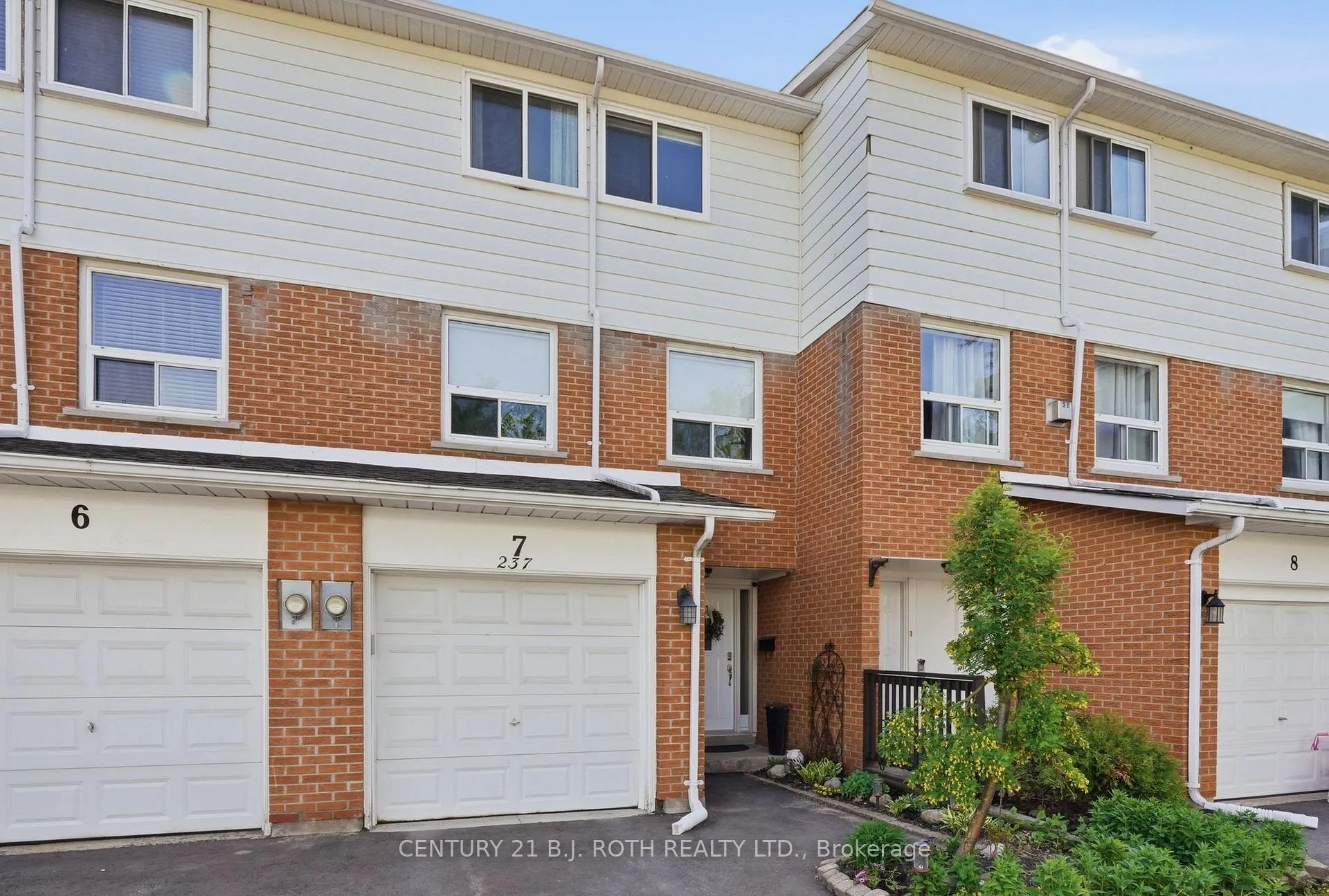 Photo 2 of Unit 7, 237 Steel Street, Barrie, Codrington — HOMEH