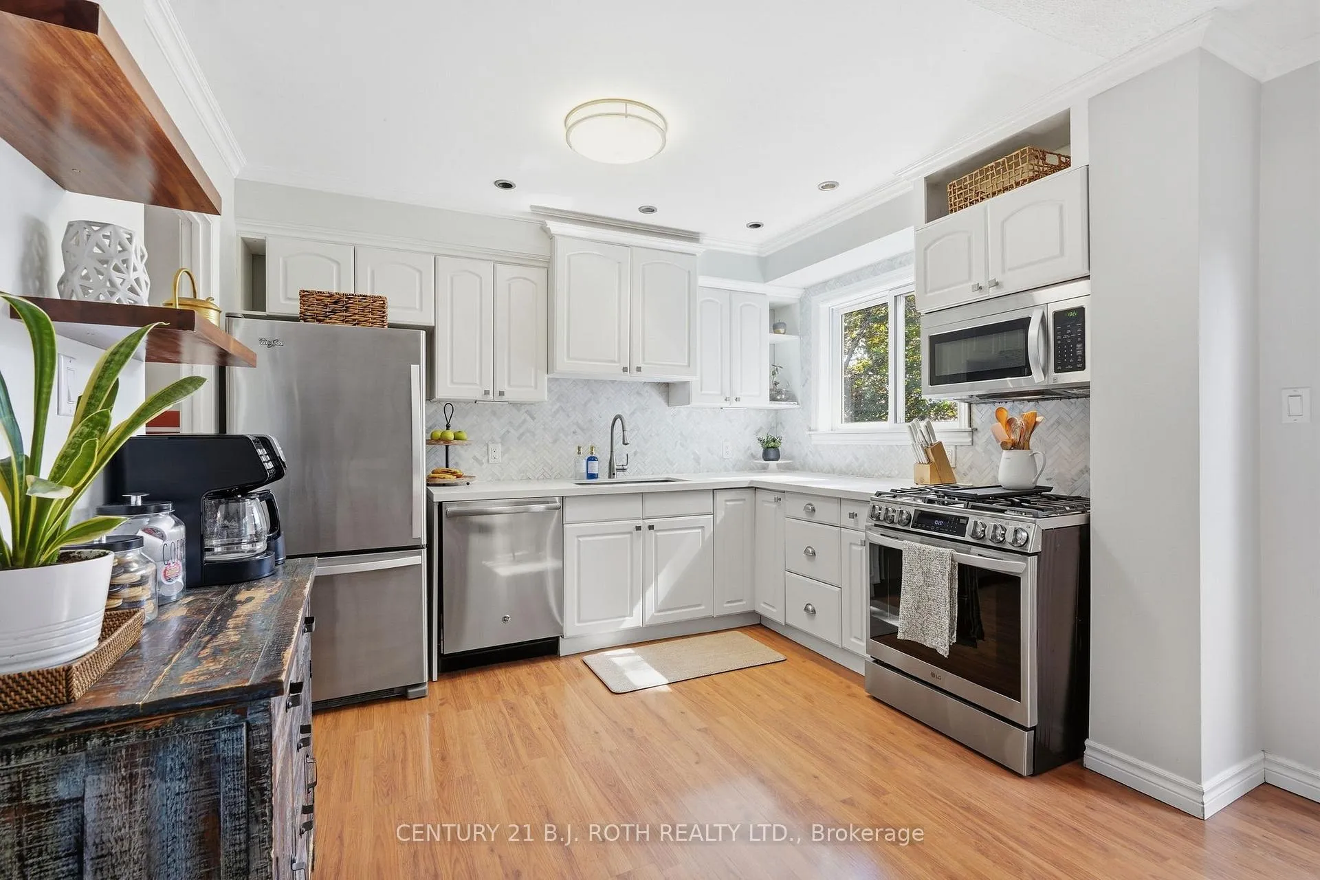 Photo 6 of Unit 7, 237 Steel Street, Barrie, Codrington — HOMEH