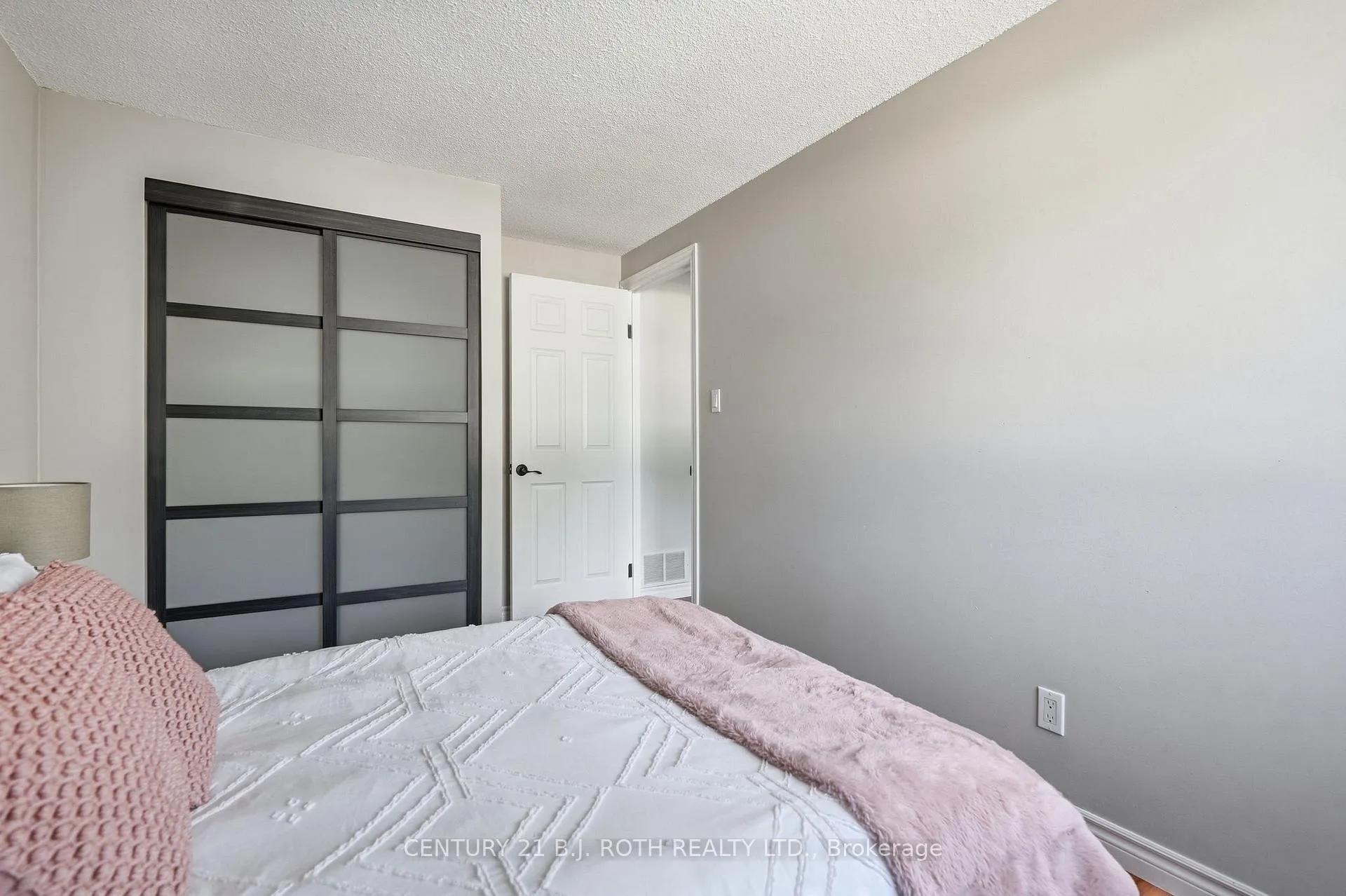 Photo 26 of Unit 7, 237 Steel Street, Barrie, Codrington — HOMEH