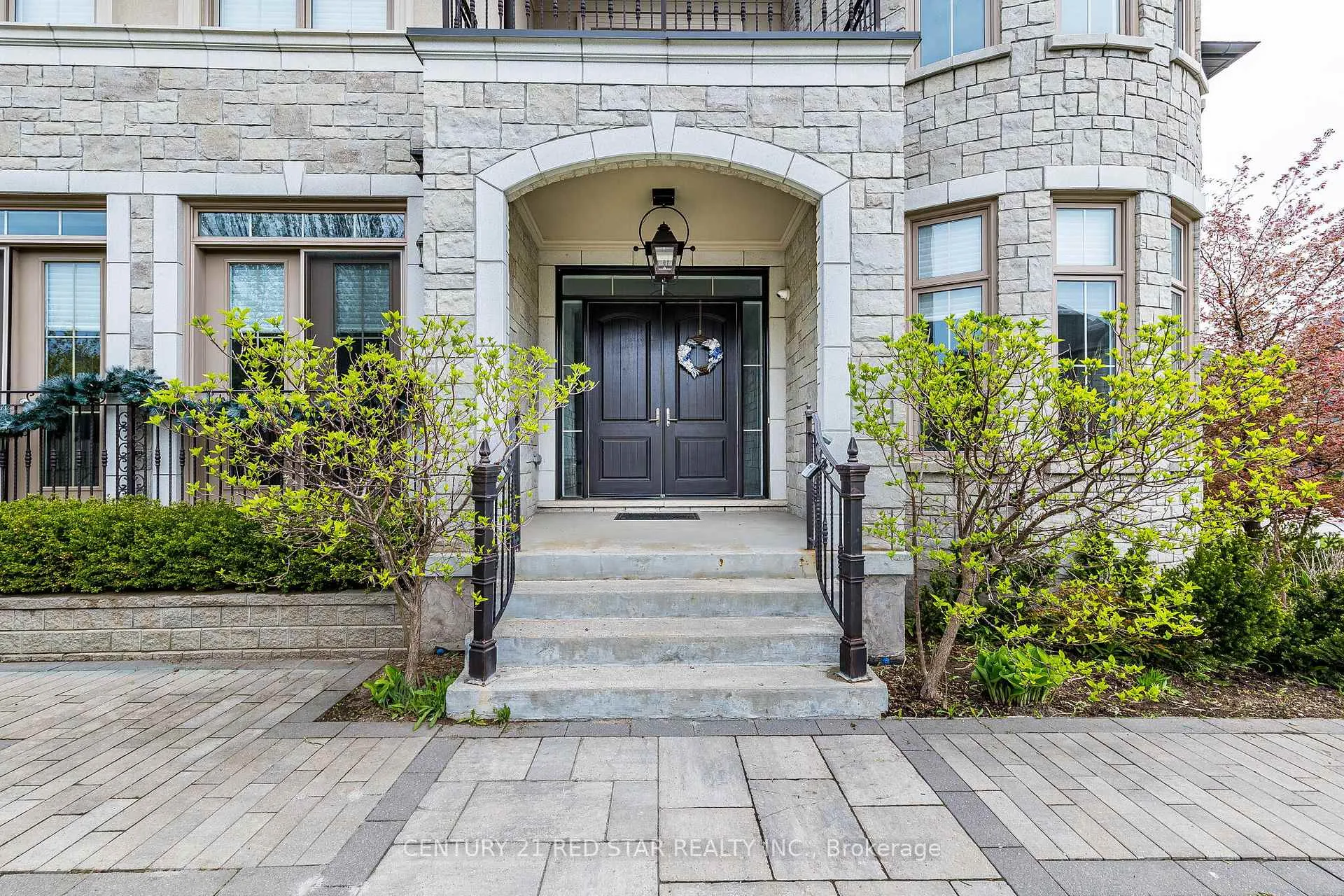Photo 3 of 62 Langdon Drive, King, King City — HOMEH