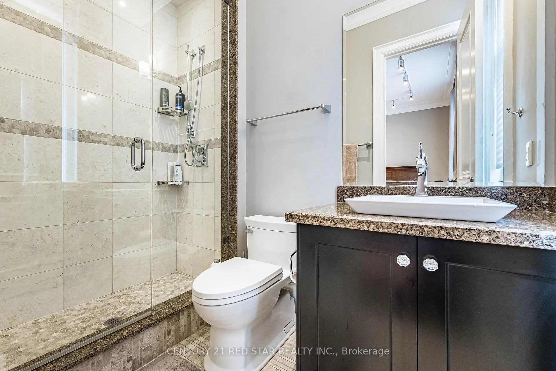 Photo 23 of 62 Langdon Drive, King, King City — HOMEH