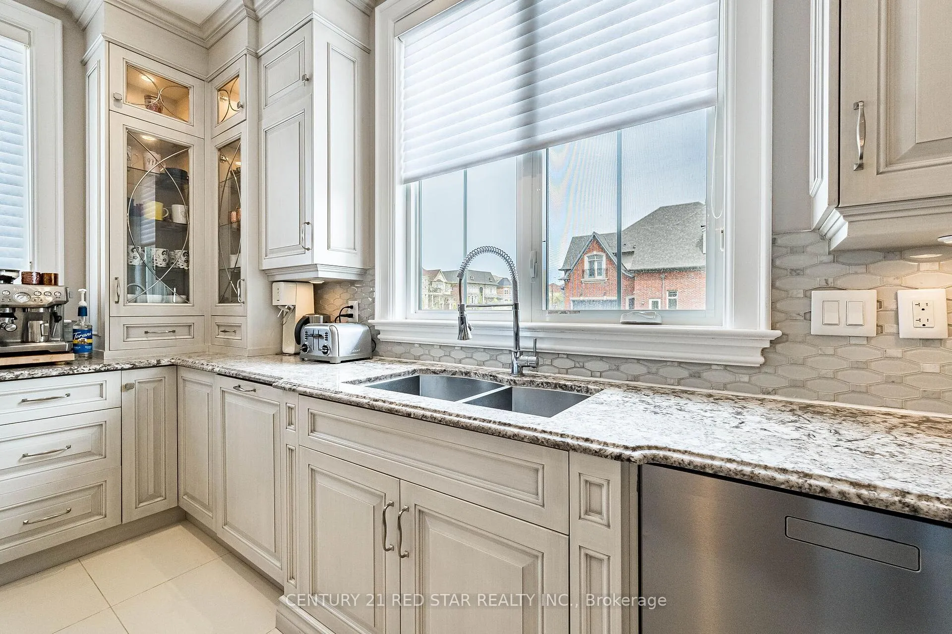Photo 15 of 62 Langdon Drive, King, King City — HOMEH