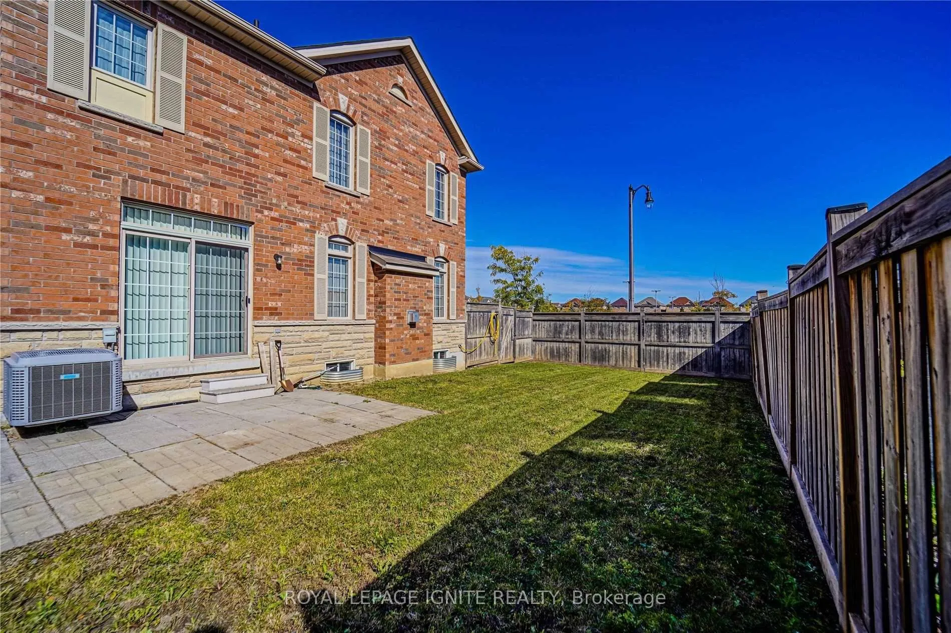 Photo 6 of Unit Upper, 26 Ironshield Drive, Brampton, Bram East — HOMEH