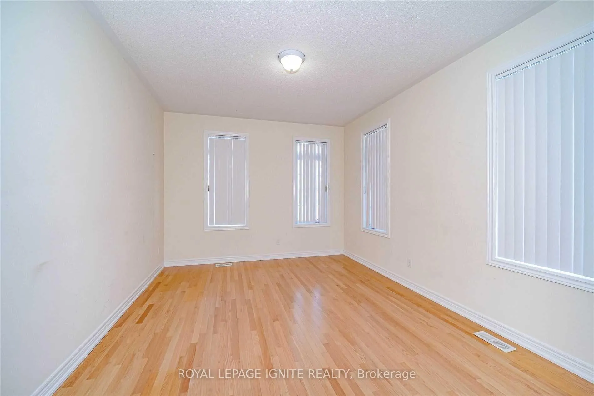 Photo 9 of Unit Upper, 26 Ironshield Drive, Brampton, Bram East — HOMEH