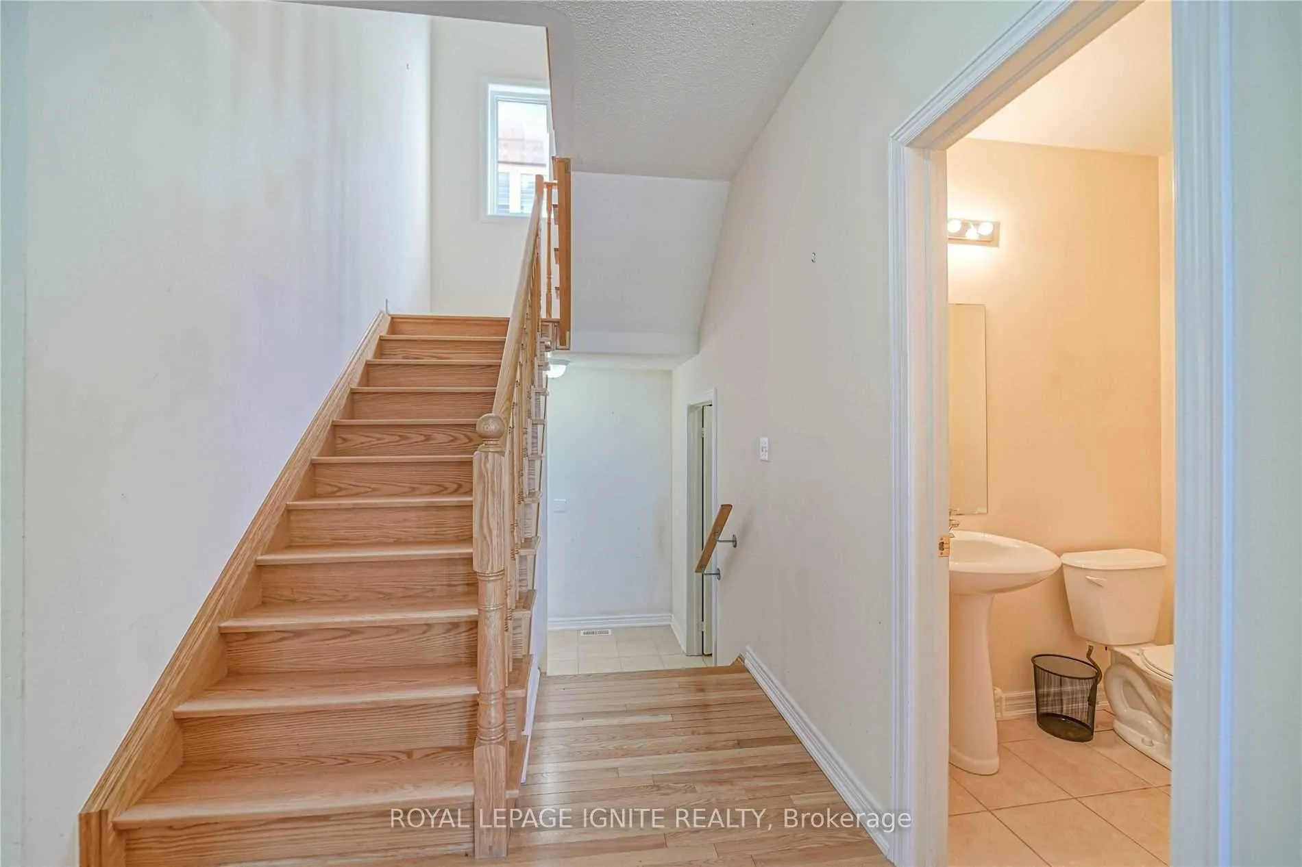 Photo 13 of Unit Upper, 26 Ironshield Drive, Brampton, Bram East — HOMEH