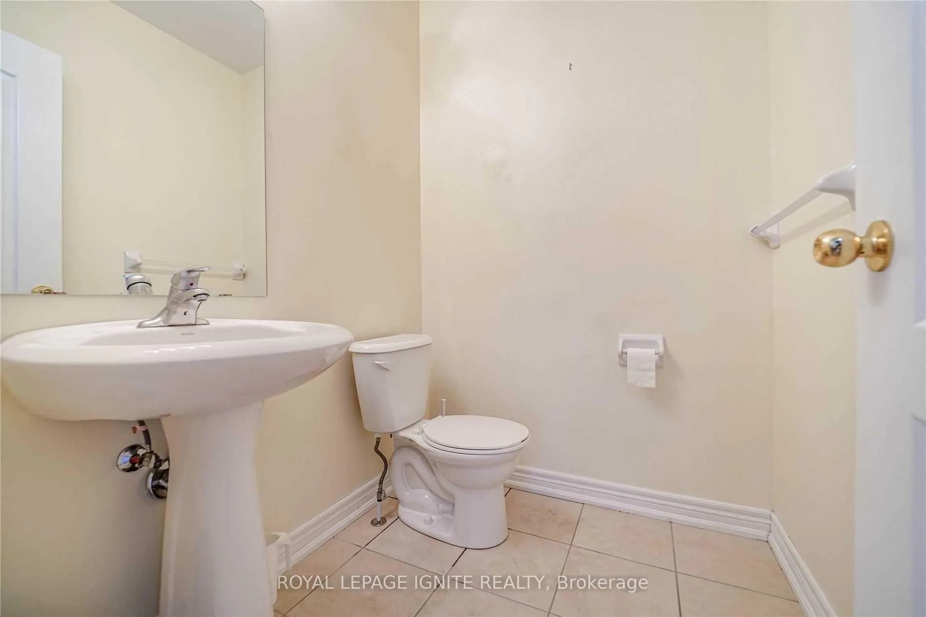 Photo 14 of Unit Upper, 26 Ironshield Drive, Brampton, Bram East — HOMEH