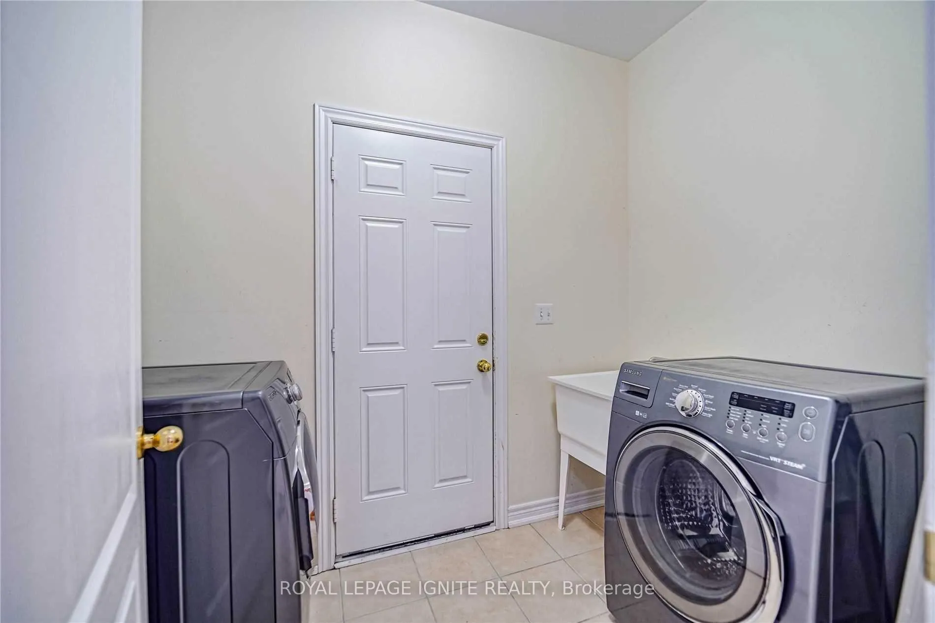 Photo 23 of Unit Upper, 26 Ironshield Drive, Brampton, Bram East — HOMEH