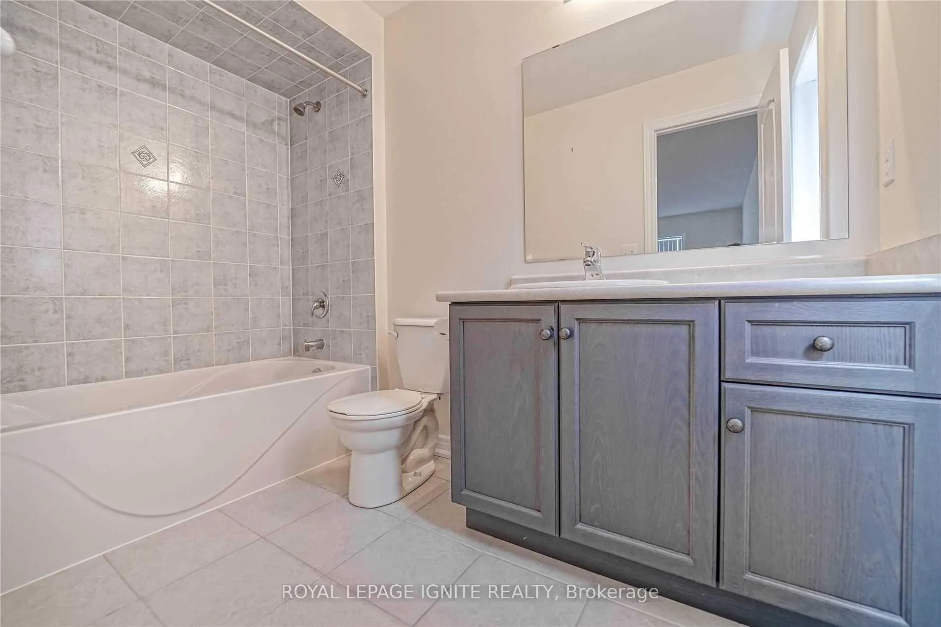 Photo 26 of Unit Upper, 26 Ironshield Drive, Brampton, Bram East — HOMEH