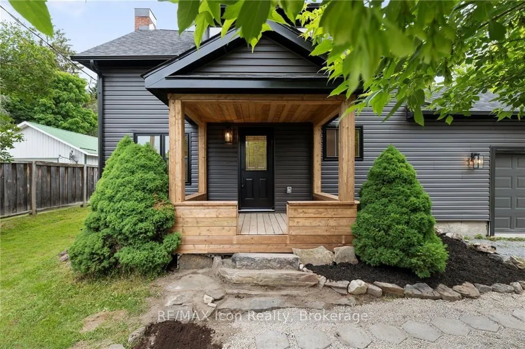 Photo 2 of 71 Taylor Road, Bracebridge, Macaulay — HOMEH