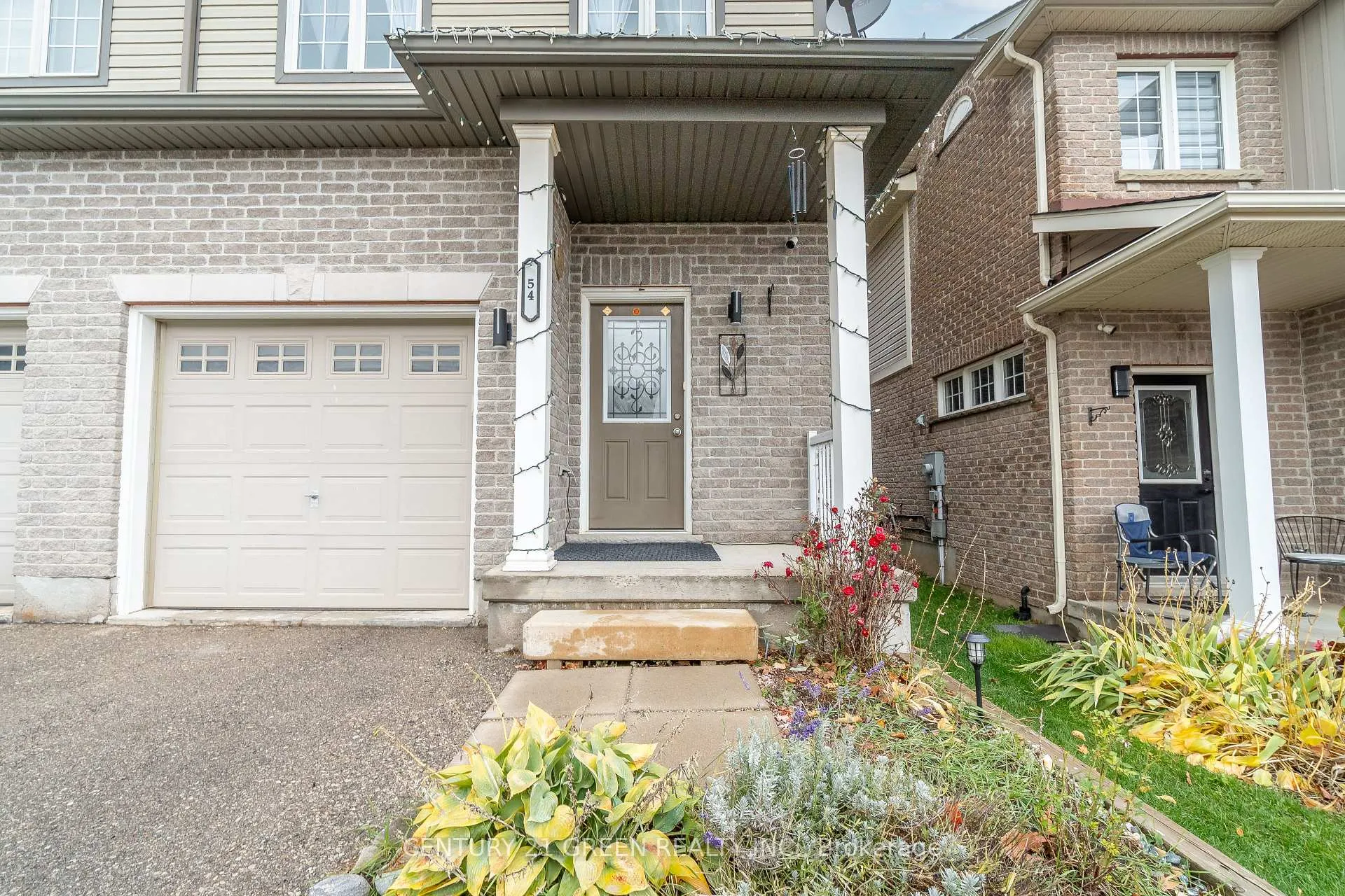 Photo 2 of 54 Rockcliffe Drive, Kitchener, Huron Park — HOMEH