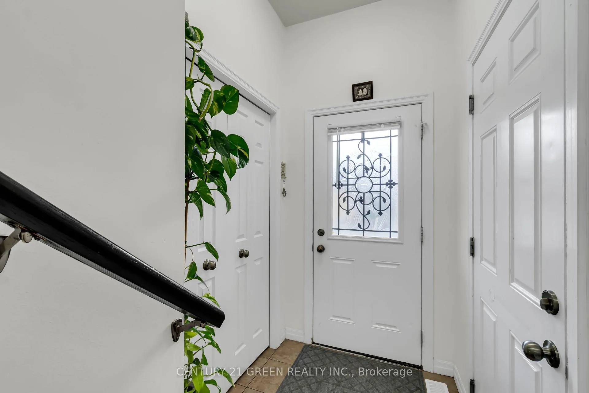 Photo 4 of 54 Rockcliffe Drive, Kitchener, Huron Park — HOMEH
