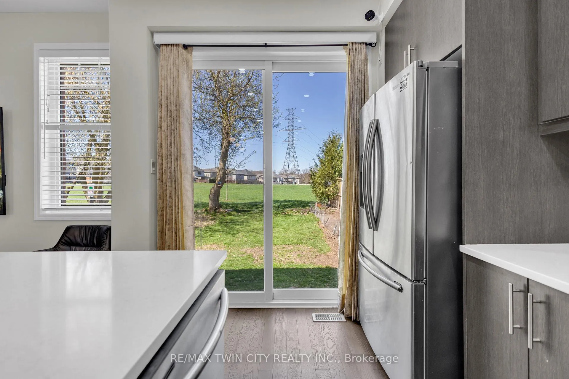 Photo 13 of 661 Doon South Drive, Kitchener — HOMEH