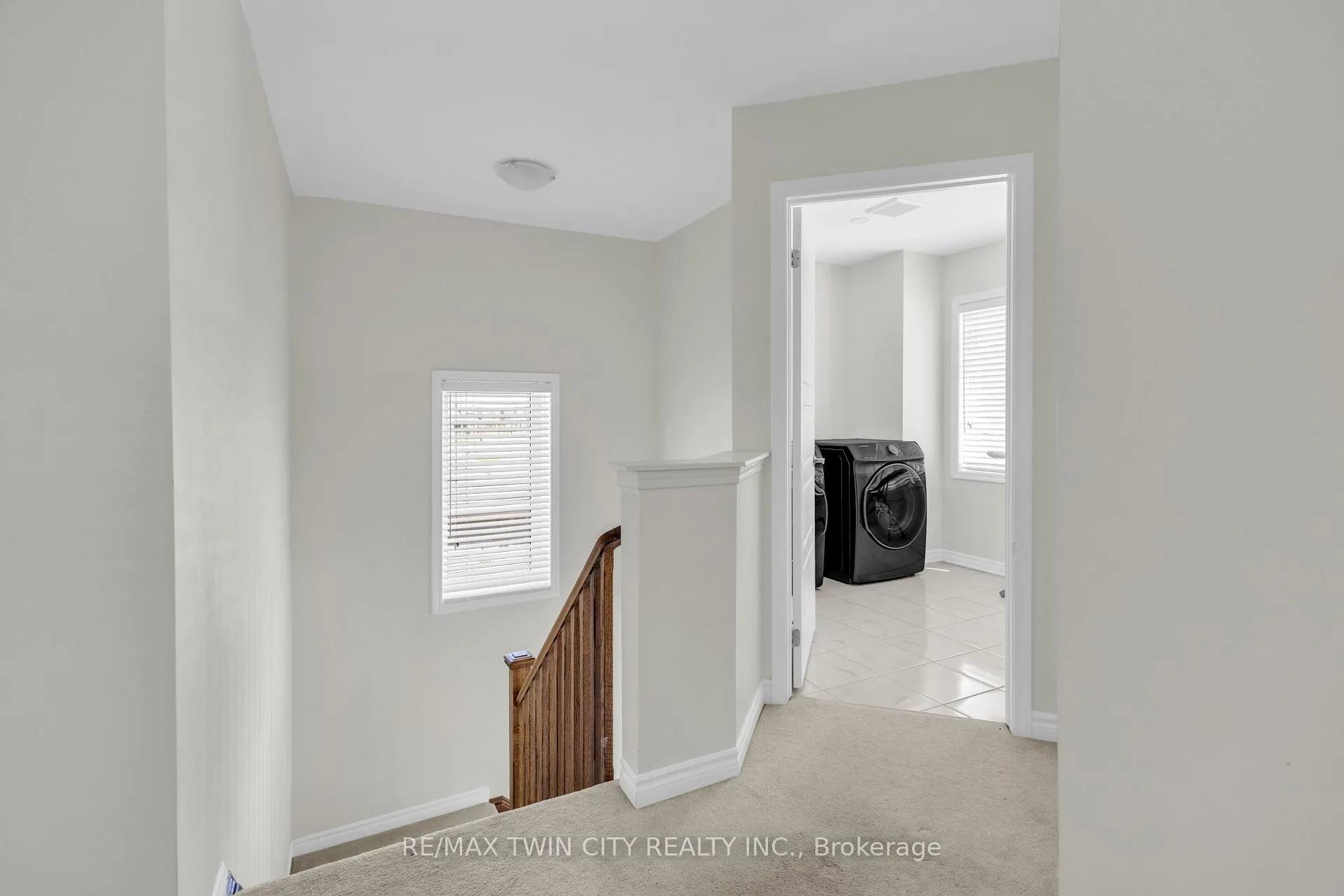 Photo 18 of 661 Doon South Drive, Kitchener — HOMEH