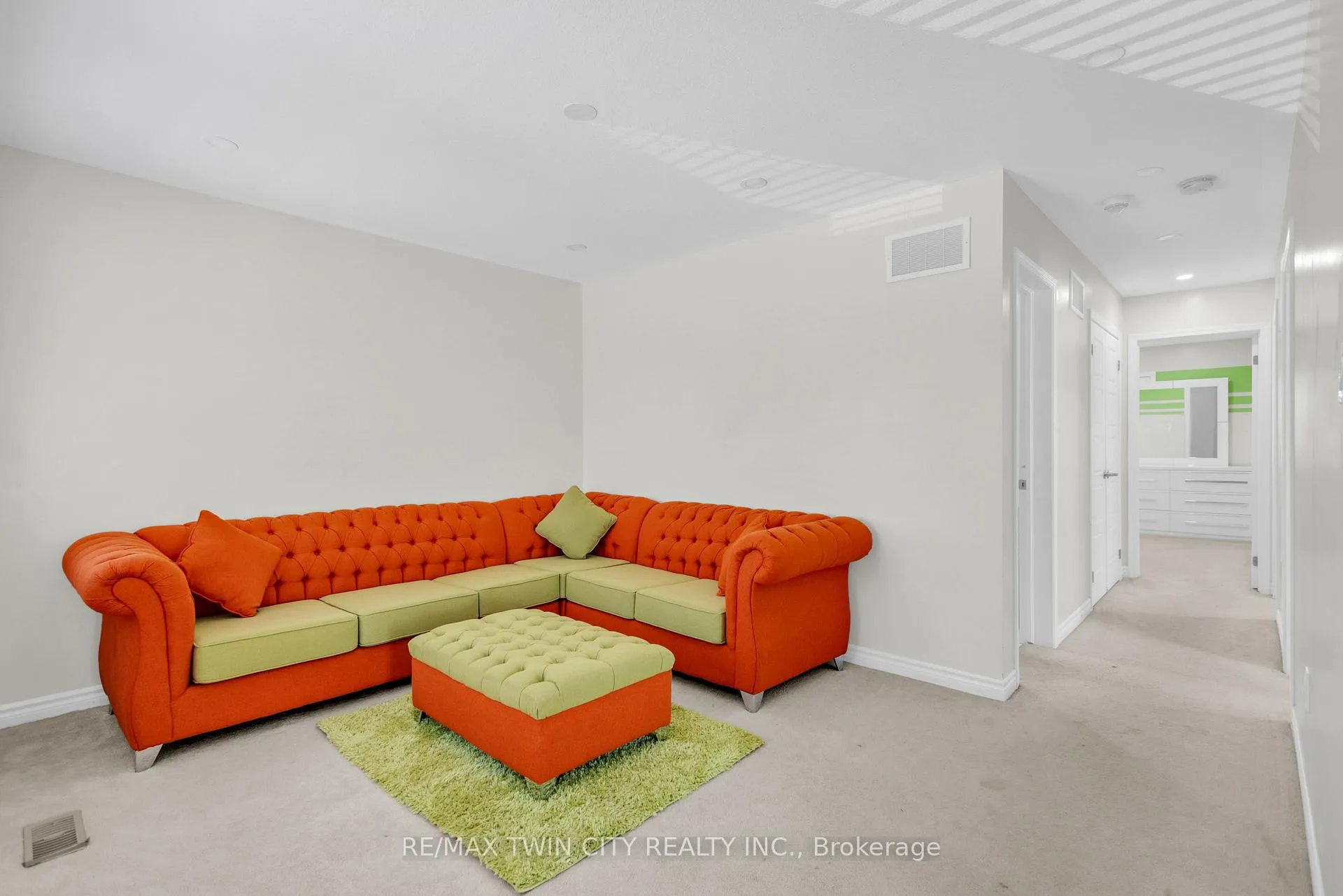 Photo 20 of 661 Doon South Drive, Kitchener — HOMEH