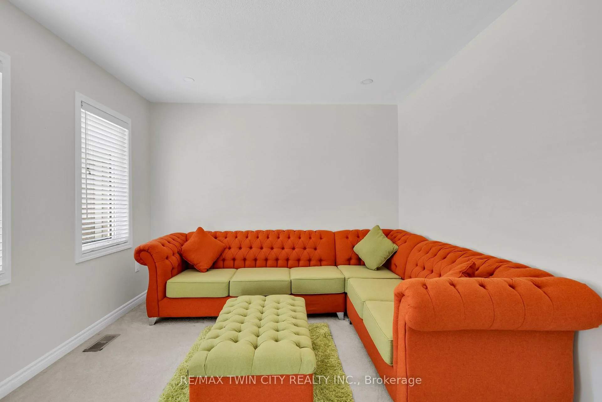 Photo 21 of 661 Doon South Drive, Kitchener — HOMEH