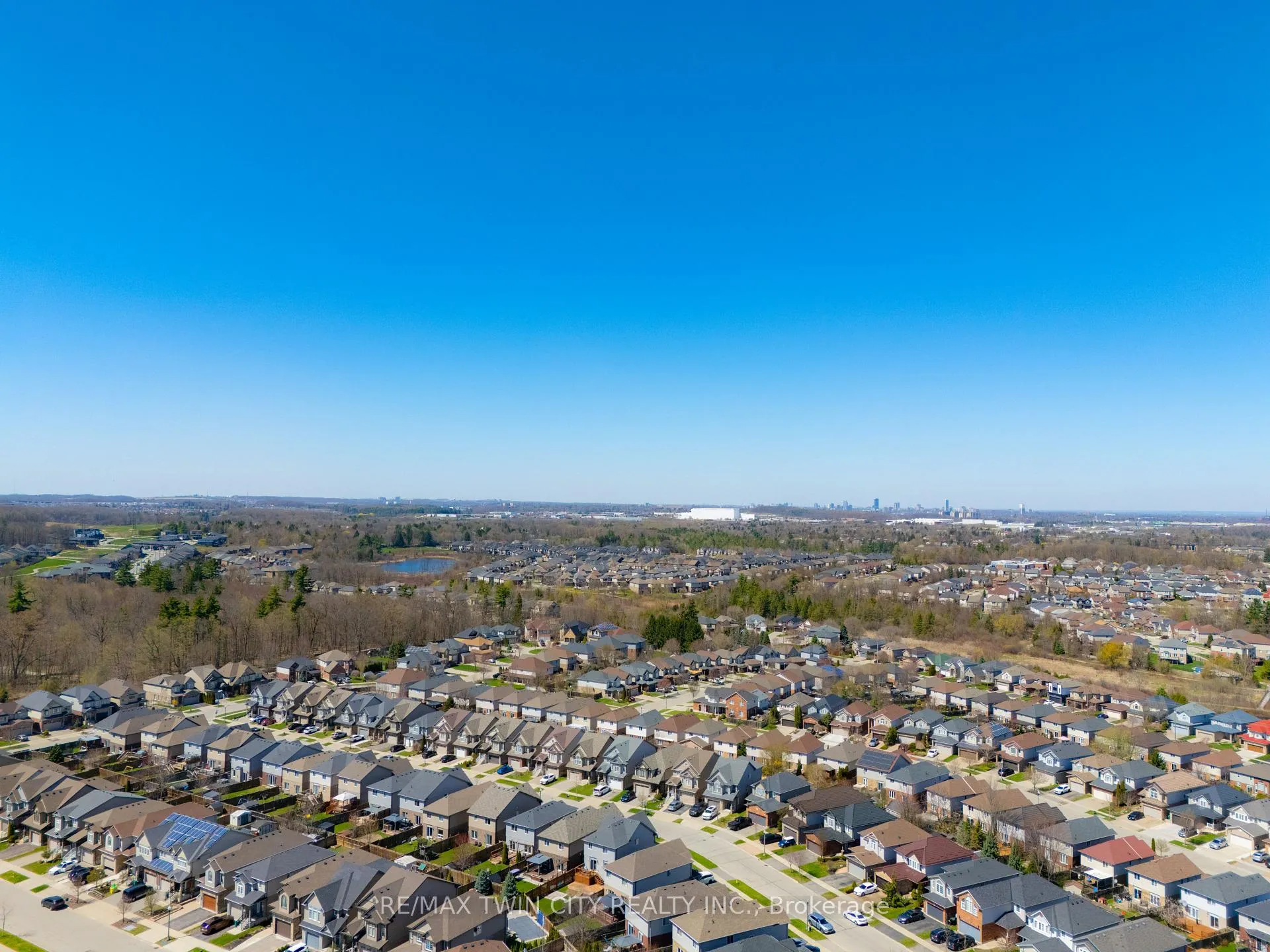 Photo 41 of 661 Doon South Drive, Kitchener — HOMEH
