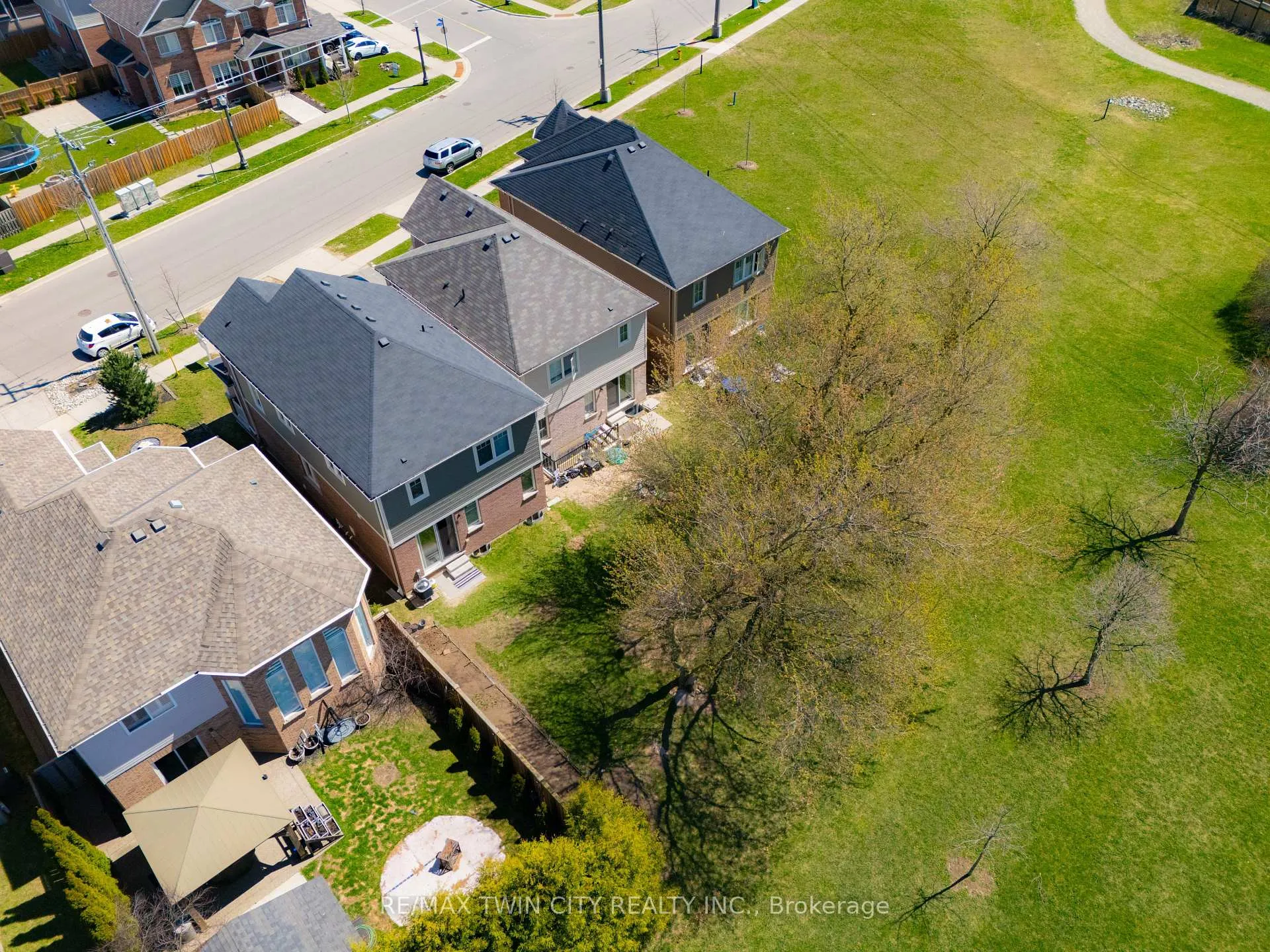 Photo 44 of 661 Doon South Drive, Kitchener — HOMEH
