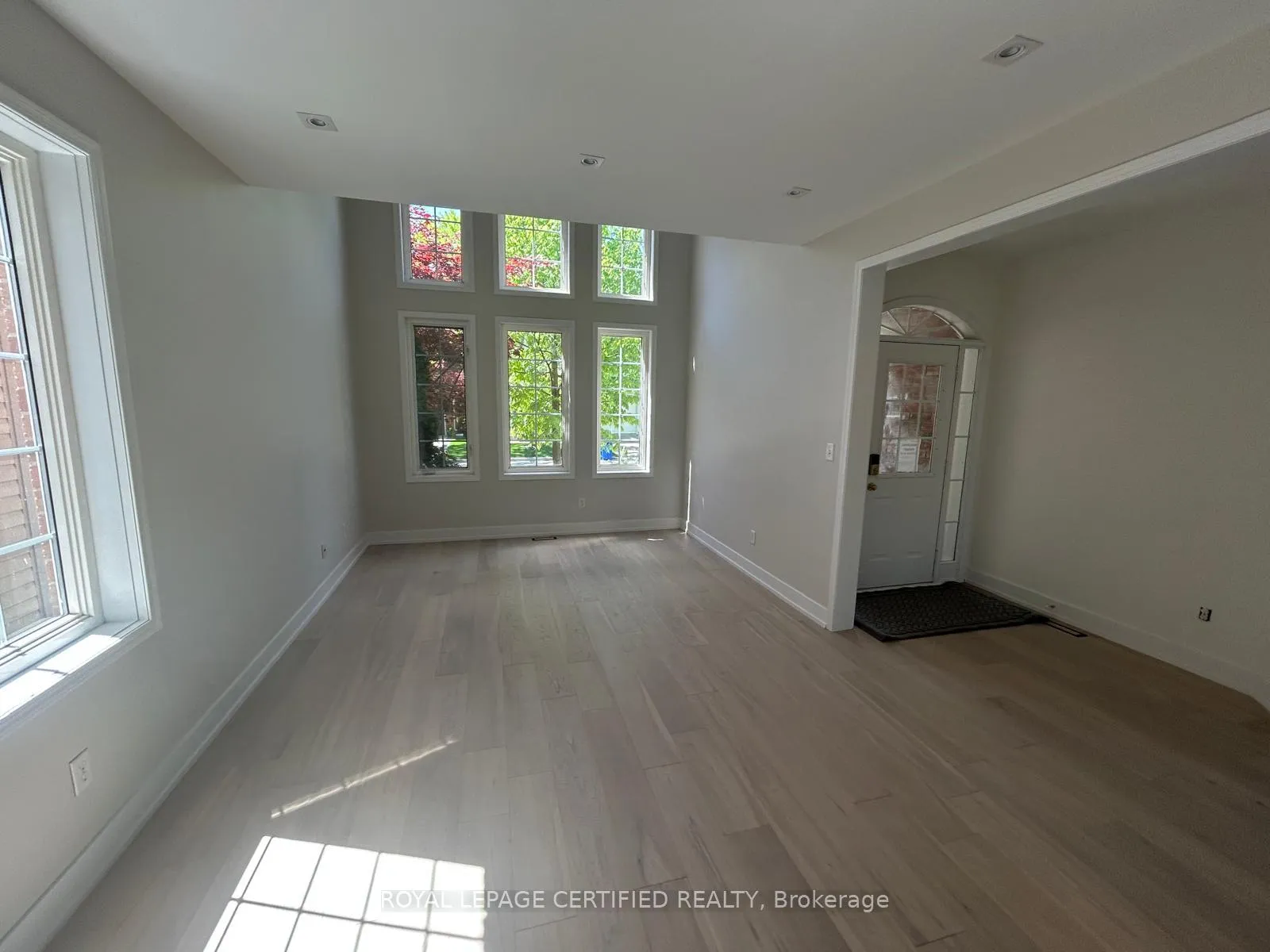 Photo 5 of 5612 Thorn Lane, Burlington, Orchard — HOMEH