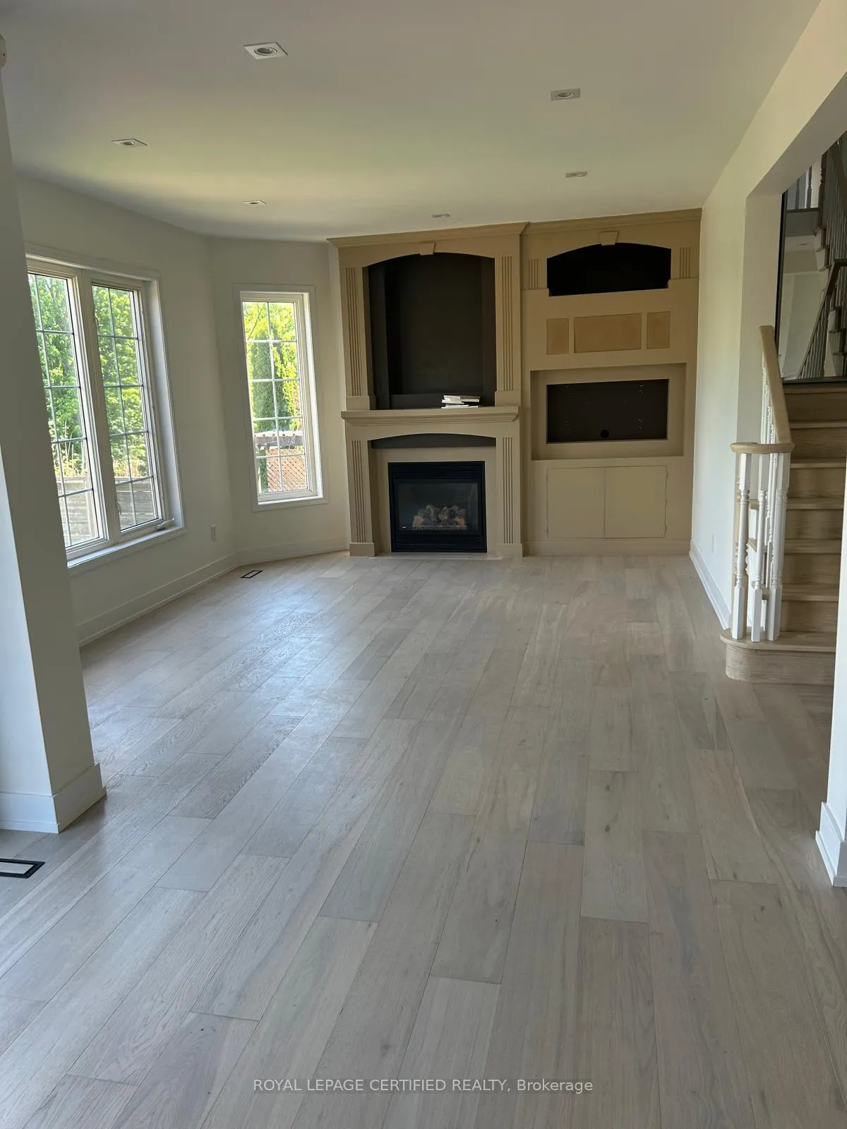 Photo 7 of 5612 Thorn Lane, Burlington, Orchard — HOMEH