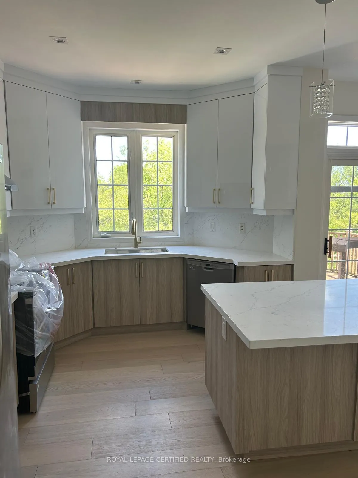 Photo 8 of 5612 Thorn Lane, Burlington, Orchard — HOMEH
