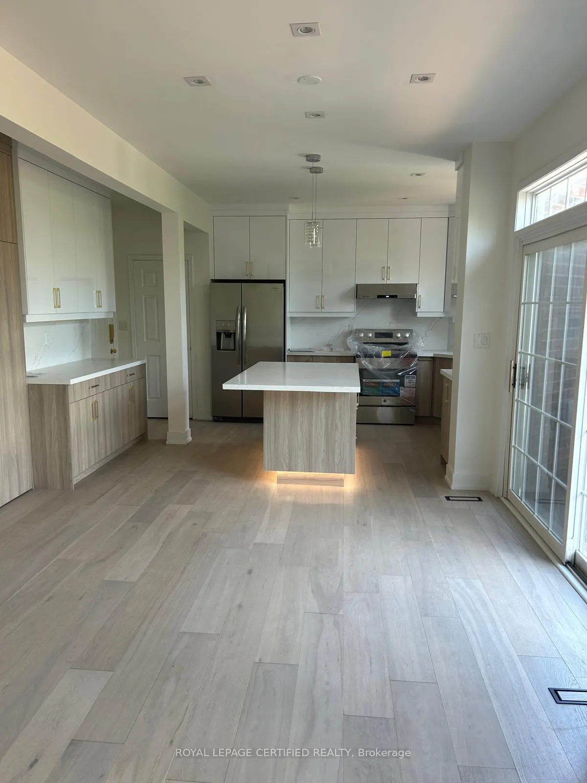 Photo 10 of 5612 Thorn Lane, Burlington, Orchard — HOMEH