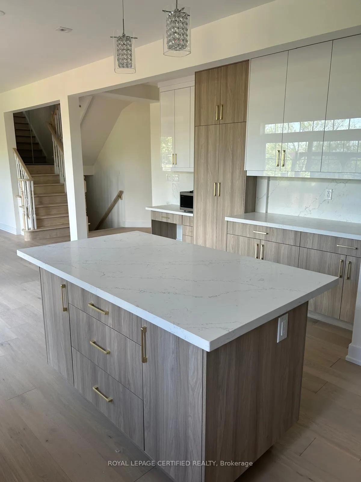 Photo 11 of 5612 Thorn Lane, Burlington, Orchard — HOMEH