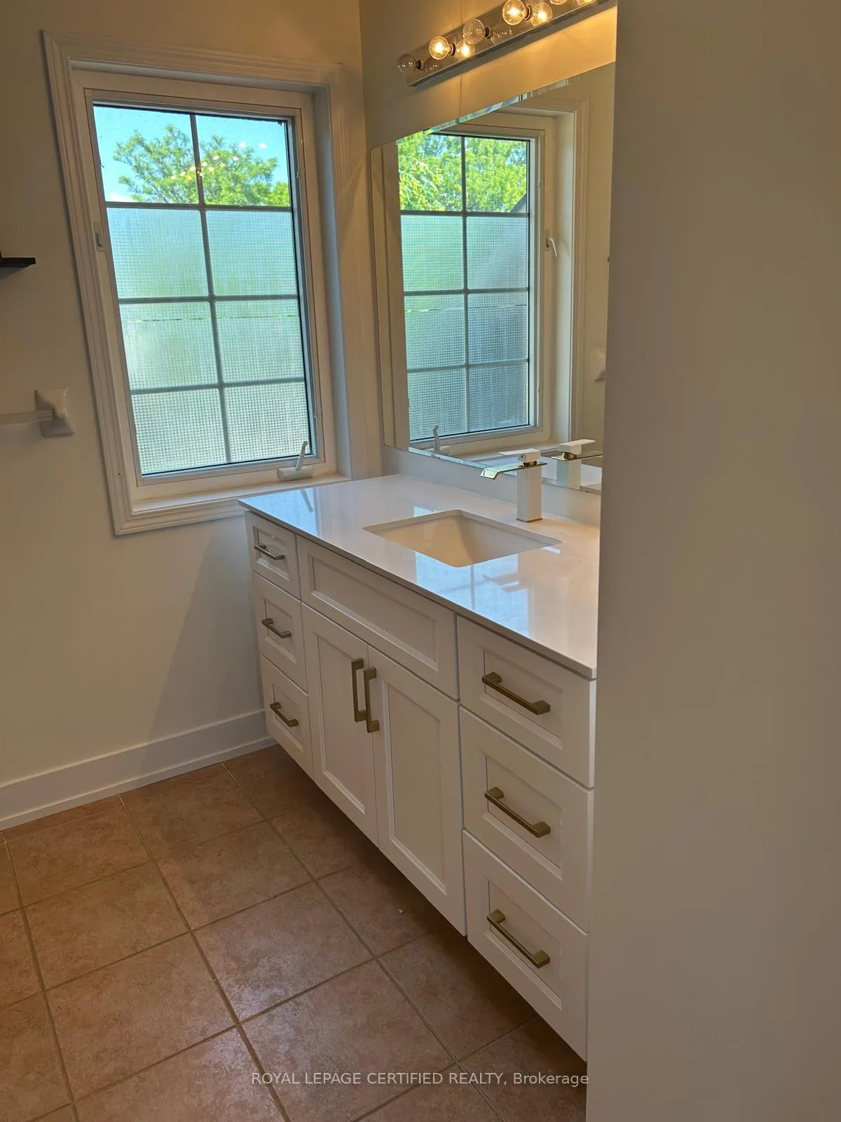 Photo 18 of 5612 Thorn Lane, Burlington, Orchard — HOMEH
