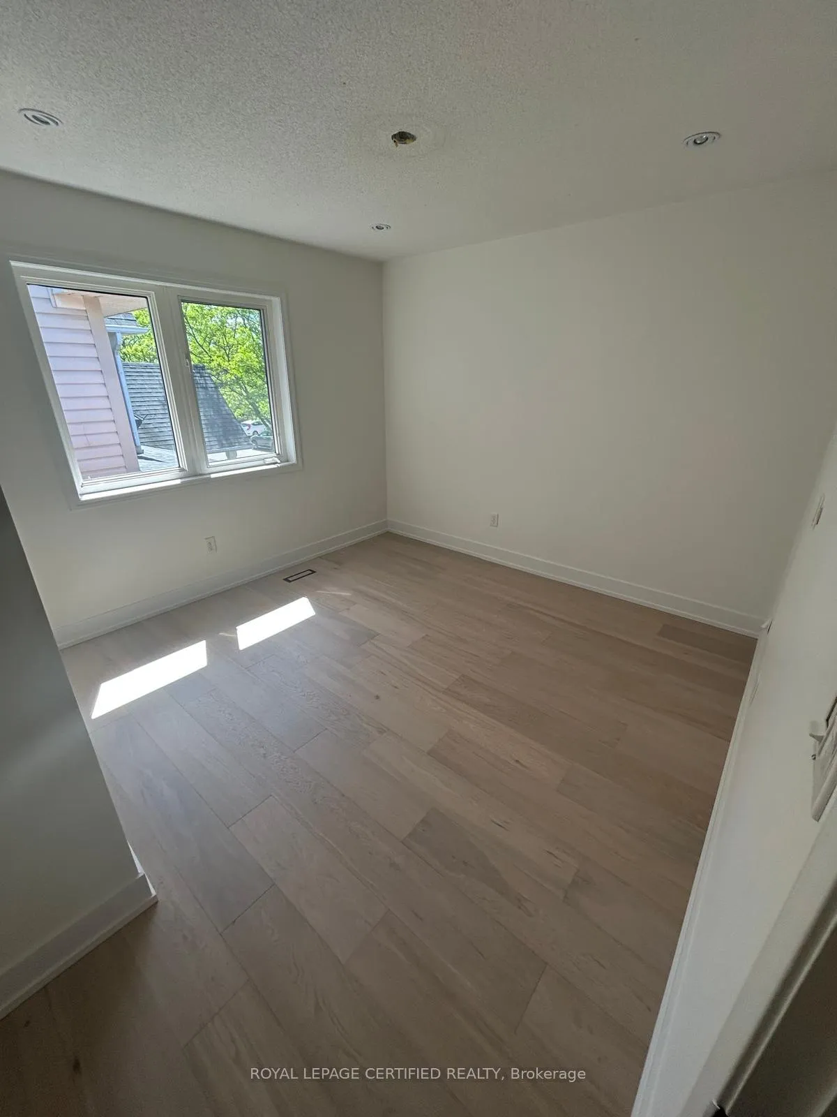 Photo 21 of 5612 Thorn Lane, Burlington, Orchard — HOMEH