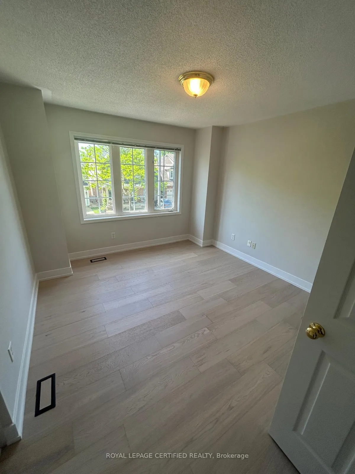 Photo 22 of 5612 Thorn Lane, Burlington, Orchard — HOMEH