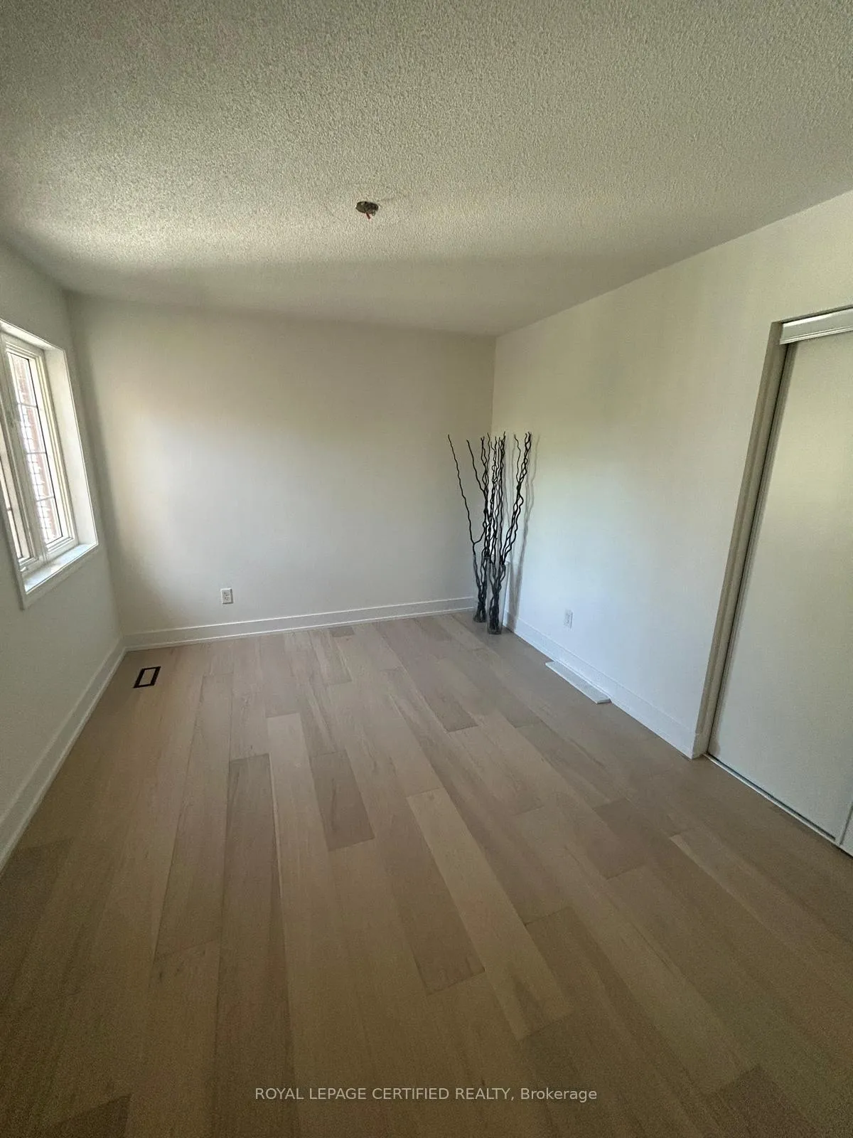 Photo 23 of 5612 Thorn Lane, Burlington, Orchard — HOMEH