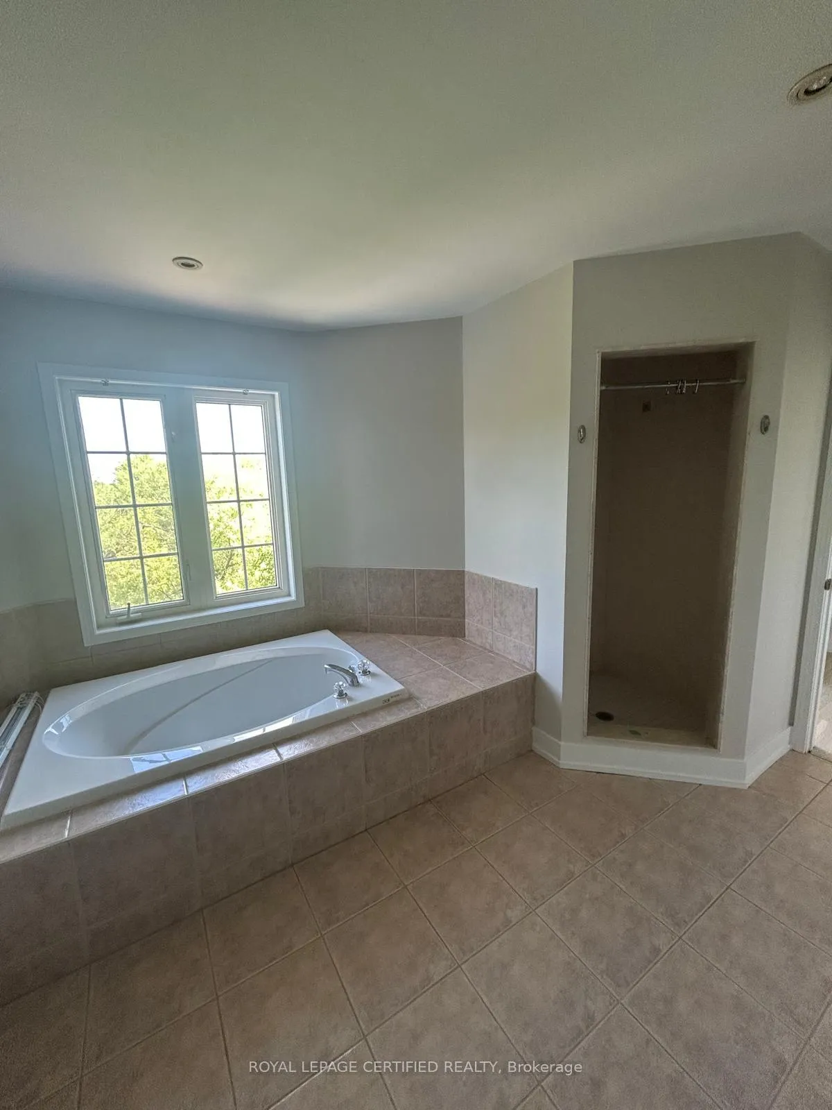 Photo 25 of 5612 Thorn Lane, Burlington, Orchard — HOMEH