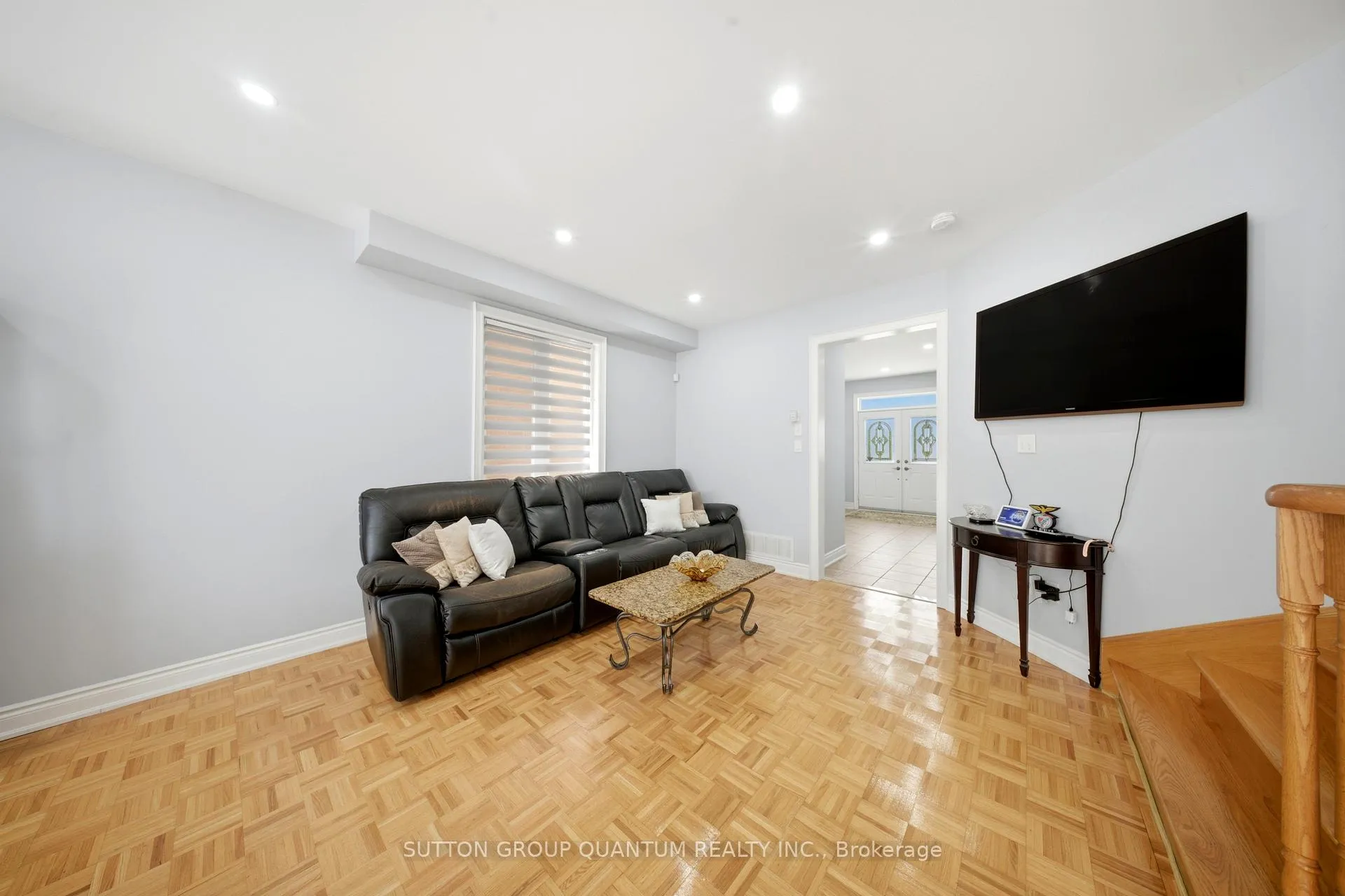 Photo 9 of 35 Devonsleigh Drive, Brampton, Fletcher's Meadow — HOMEH
