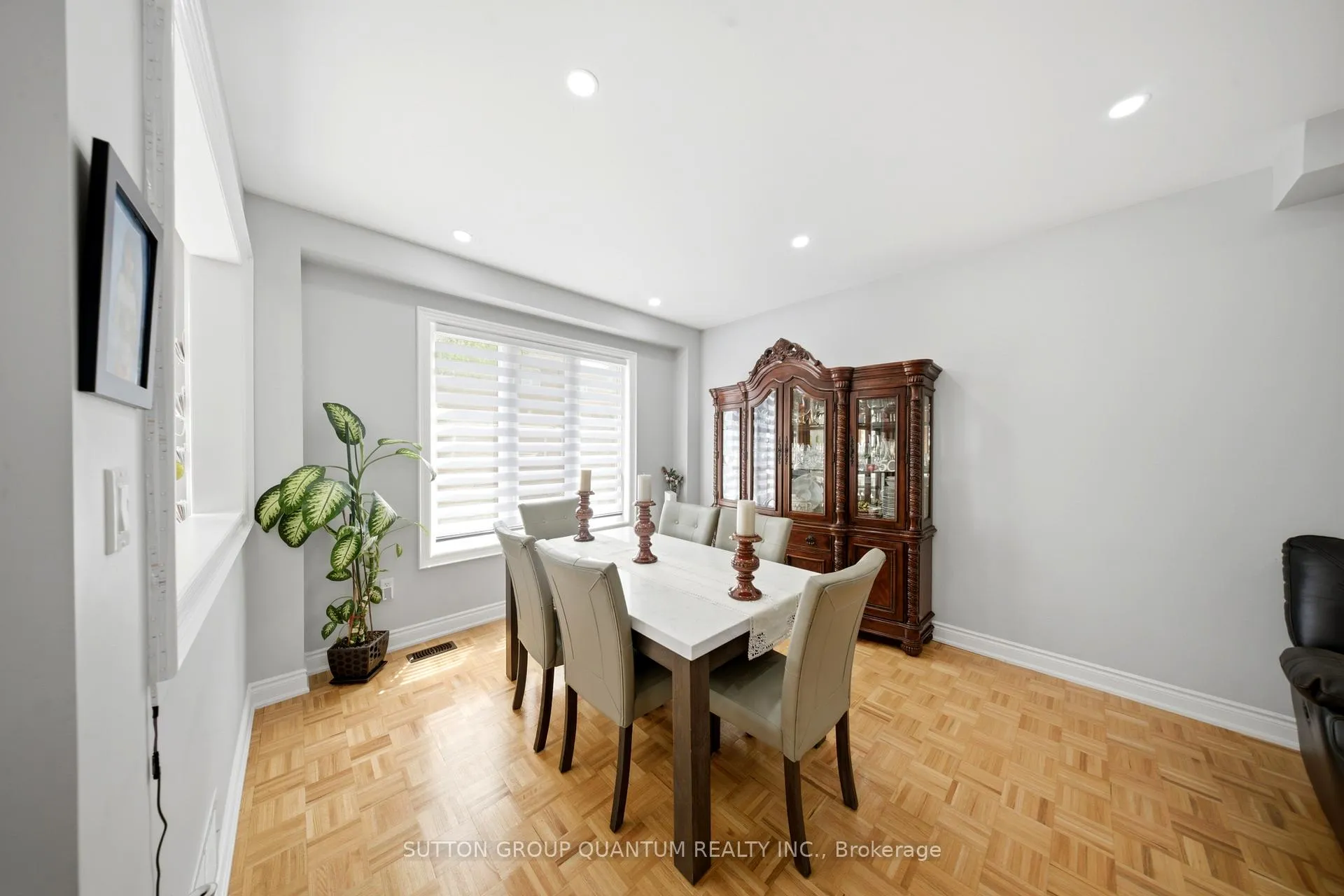 Photo 12 of 35 Devonsleigh Drive, Brampton, Fletcher's Meadow — HOMEH