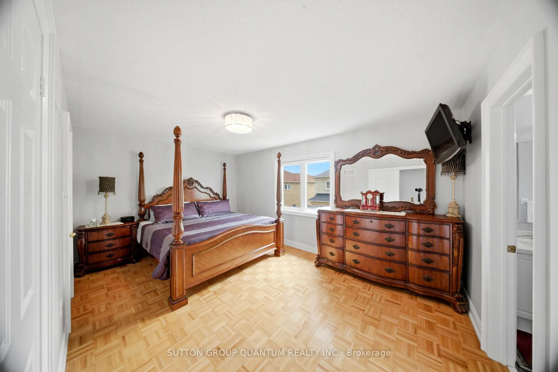 Photo 25 of 35 Devonsleigh Drive, Brampton, Fletcher's Meadow — HOMEH