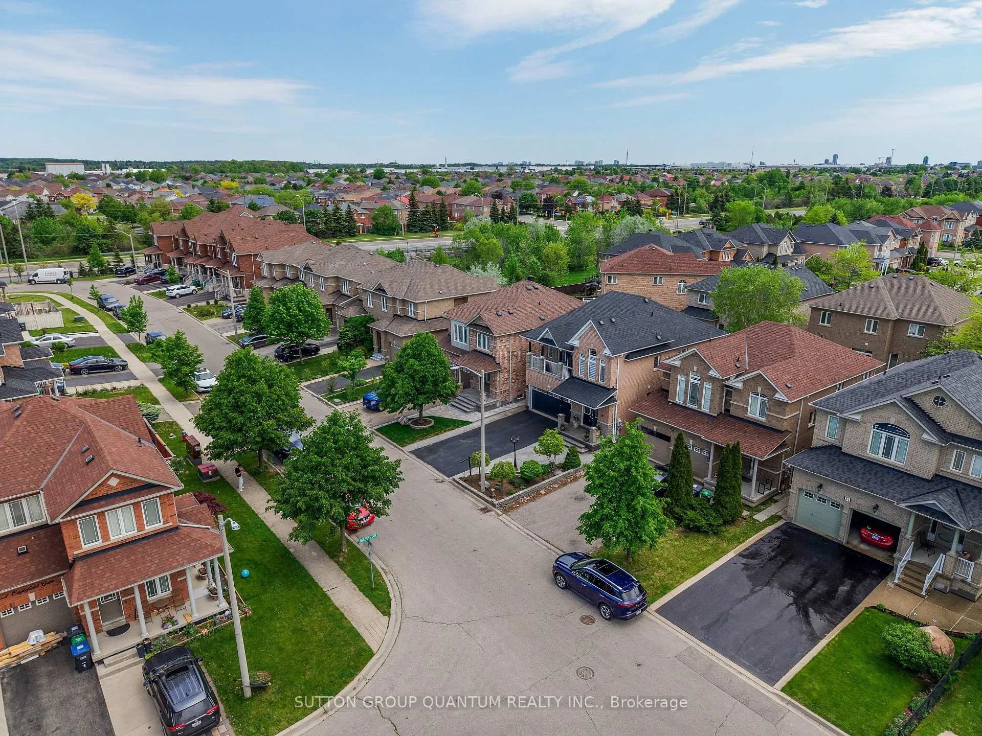 Photo 39 of 35 Devonsleigh Drive, Brampton, Fletcher's Meadow — HOMEH